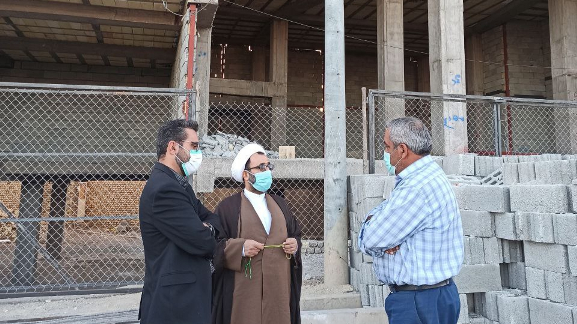 بازدید ناظری فرماندار شهرستان محلات به همراه حجت الاسلام والمسلمین دکتر سلیمی نماینده مردم شریف محلات و دلیجان در مجلس شورای اسلامی از اقامتگاه آقای ملکی