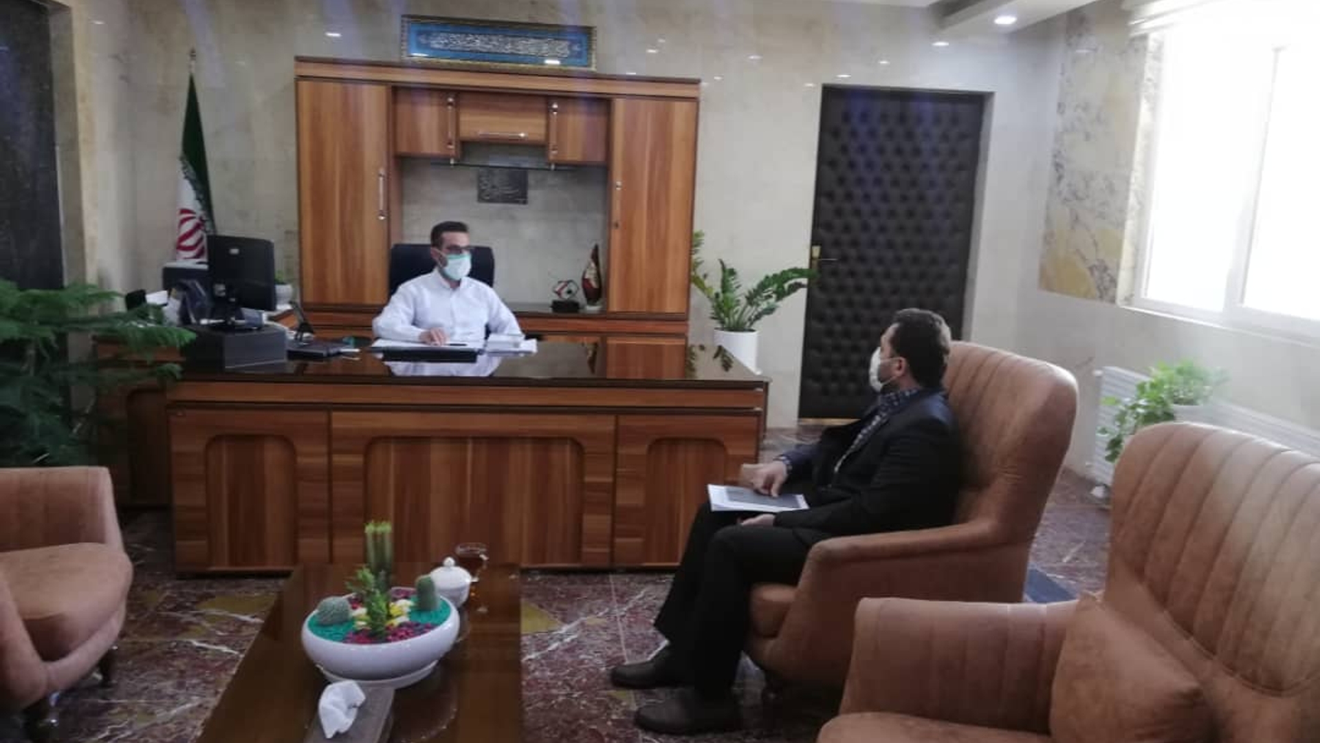 دیدار طیبی رئیس بیمه سلامت با ناظری فرماندار شهرستان محلات به مناسبت روز بیمه سلامت.