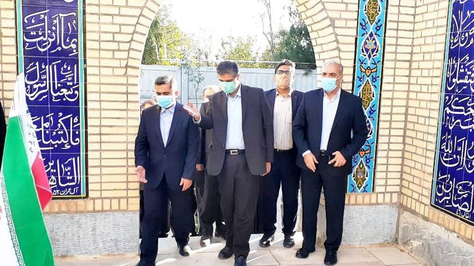 ادای احترام و گلباران گلزار شهدای شهر مامونیه با حضور دکتر شکوه فر معاون وزیر ورزش و جوانان کشور