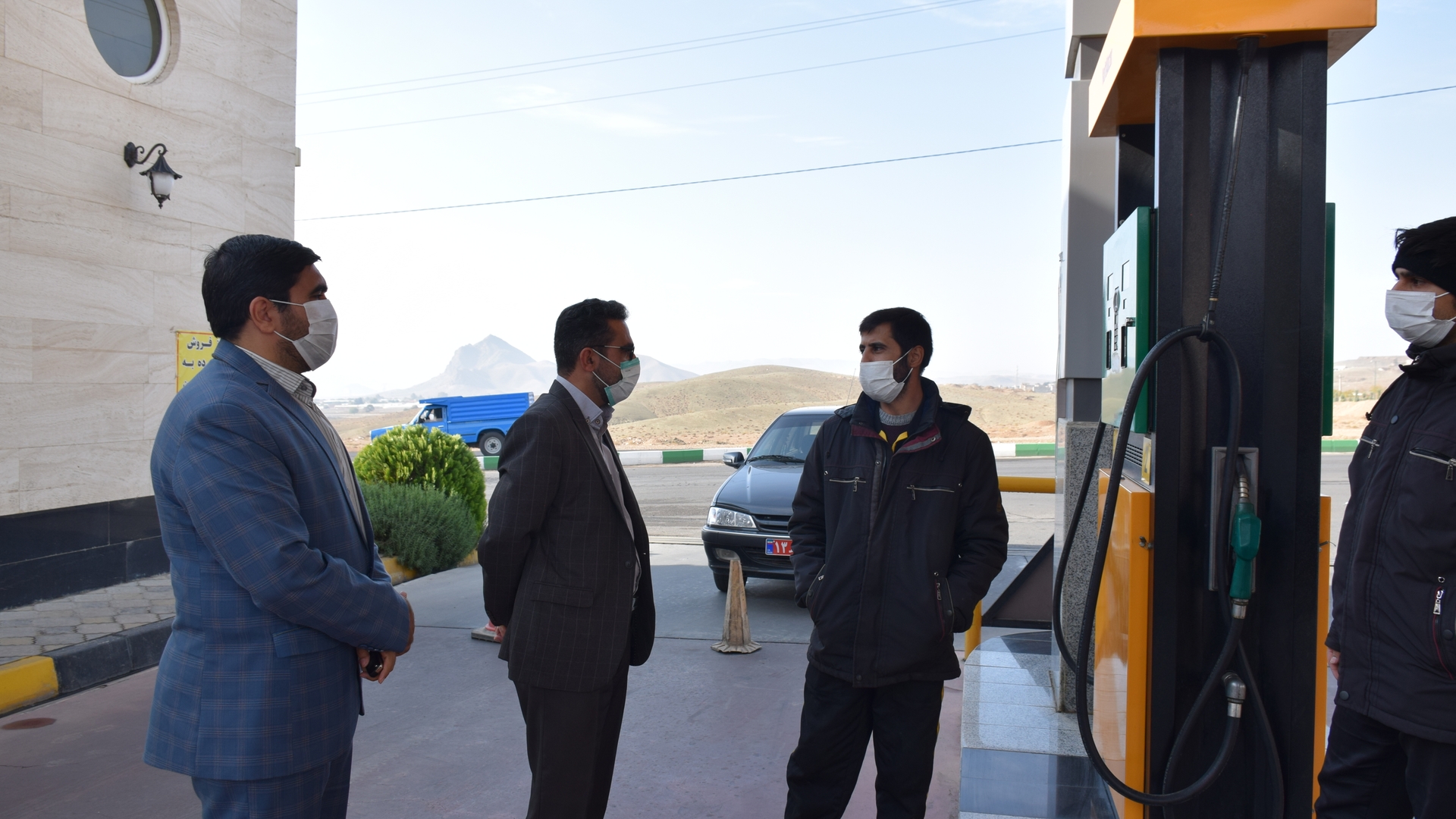 بازدید ناظری فرماندار و ملک جانی معاون سیاسی، امنیتی و اجتماعی فرمانداری از جایگاه های سوخت محلات و نیم ور