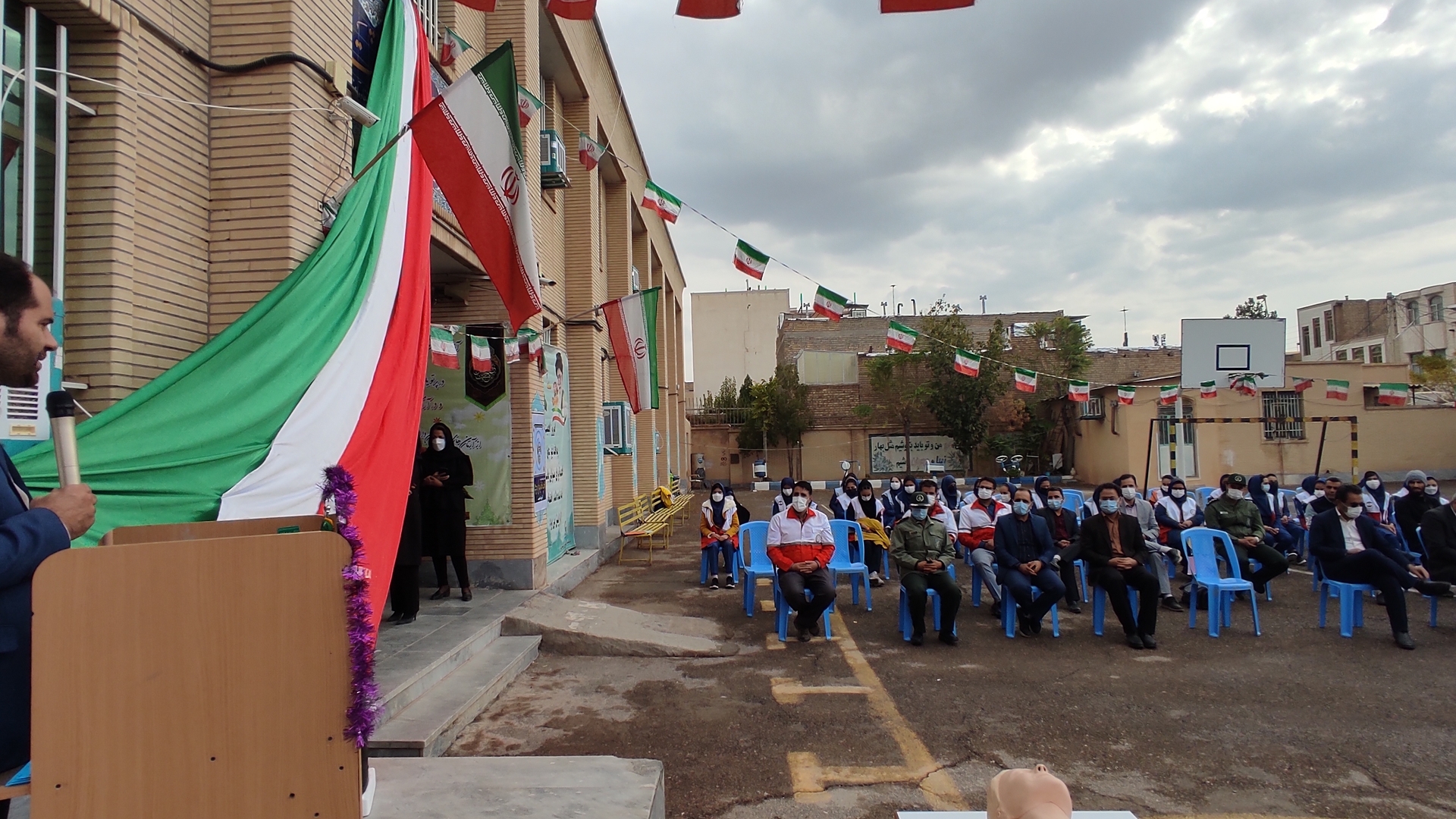 ✅مراسم هفته پدافند غیر عامل با حضور مسئولین شهرستان دلیجان برگزار شد .