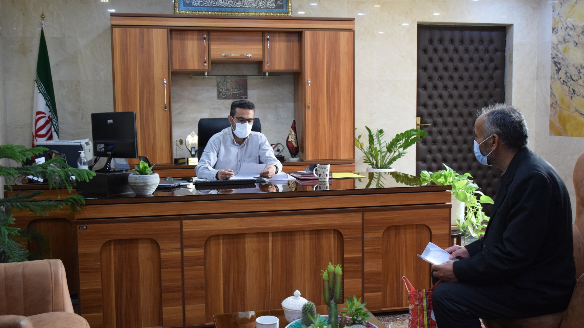 ملاقات مردمی همشهریان عزیز با ناظری فرماندار شهرستان محلات برگزار شد.