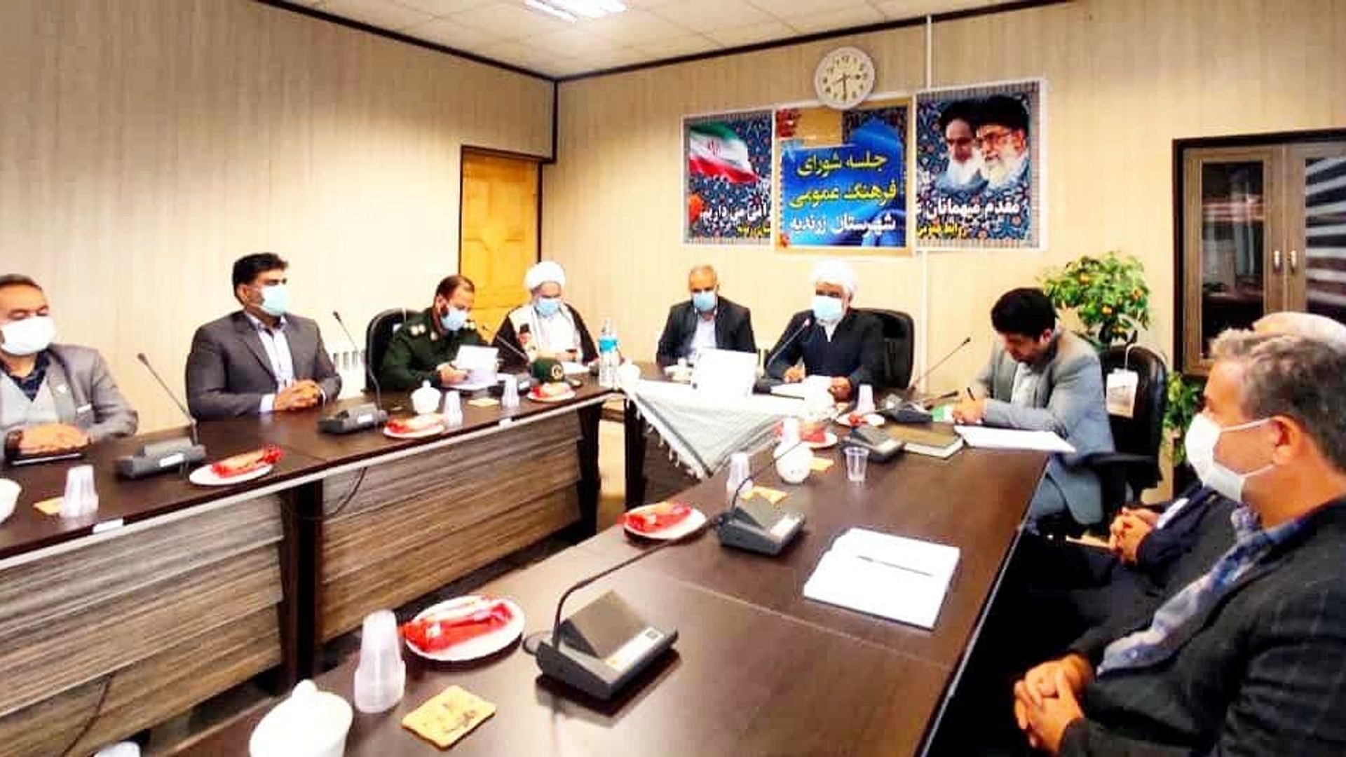 همزمان با هفته بسیج دانش آموزی جلسه شورای فرهنگ عمومی شهرستان زرندیه به ریاست حجت الاسلام والمسلمین ابراهیمی امام جمعه شهرستان زرندیه و با حضور مهندس سلیمانی فرماندار شهرستان زرندیه