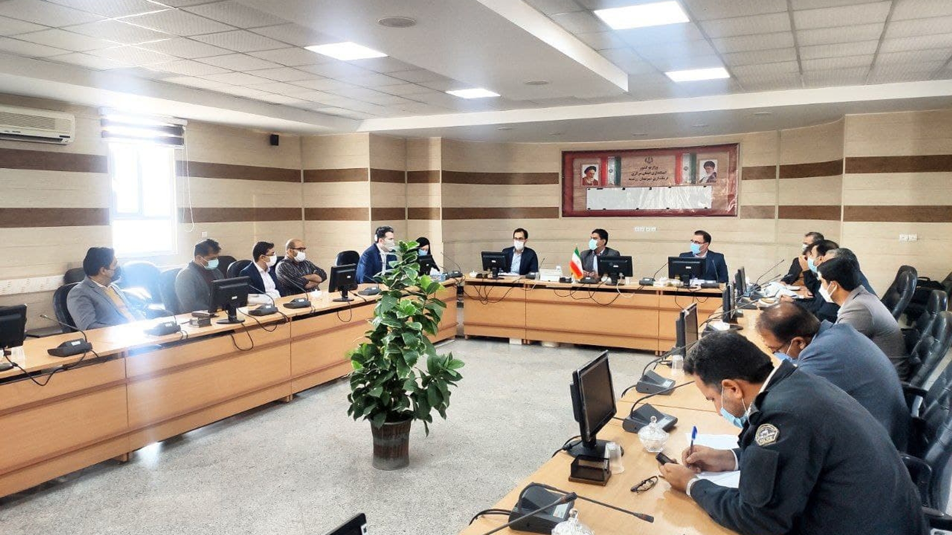 جلسه شورای ترافیک شهرستان زرندیه به ریاست مهندس حیدری معاون سیاسی ، امنیتی ، اجتماعی فرمانداری شهرستان زرندیه