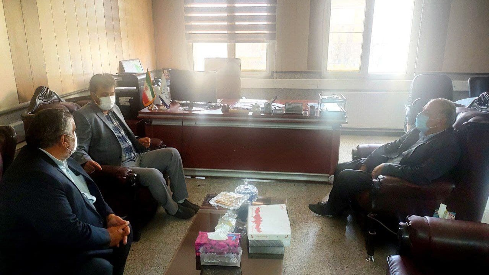 نشست مهندس سلیمانی فرماندار شهرستان زرندیه با جناب آقای امیری معاون راهداری و حمل‌ونقل جاده‌ ای استان مرکزی در دفتر فرماندار.