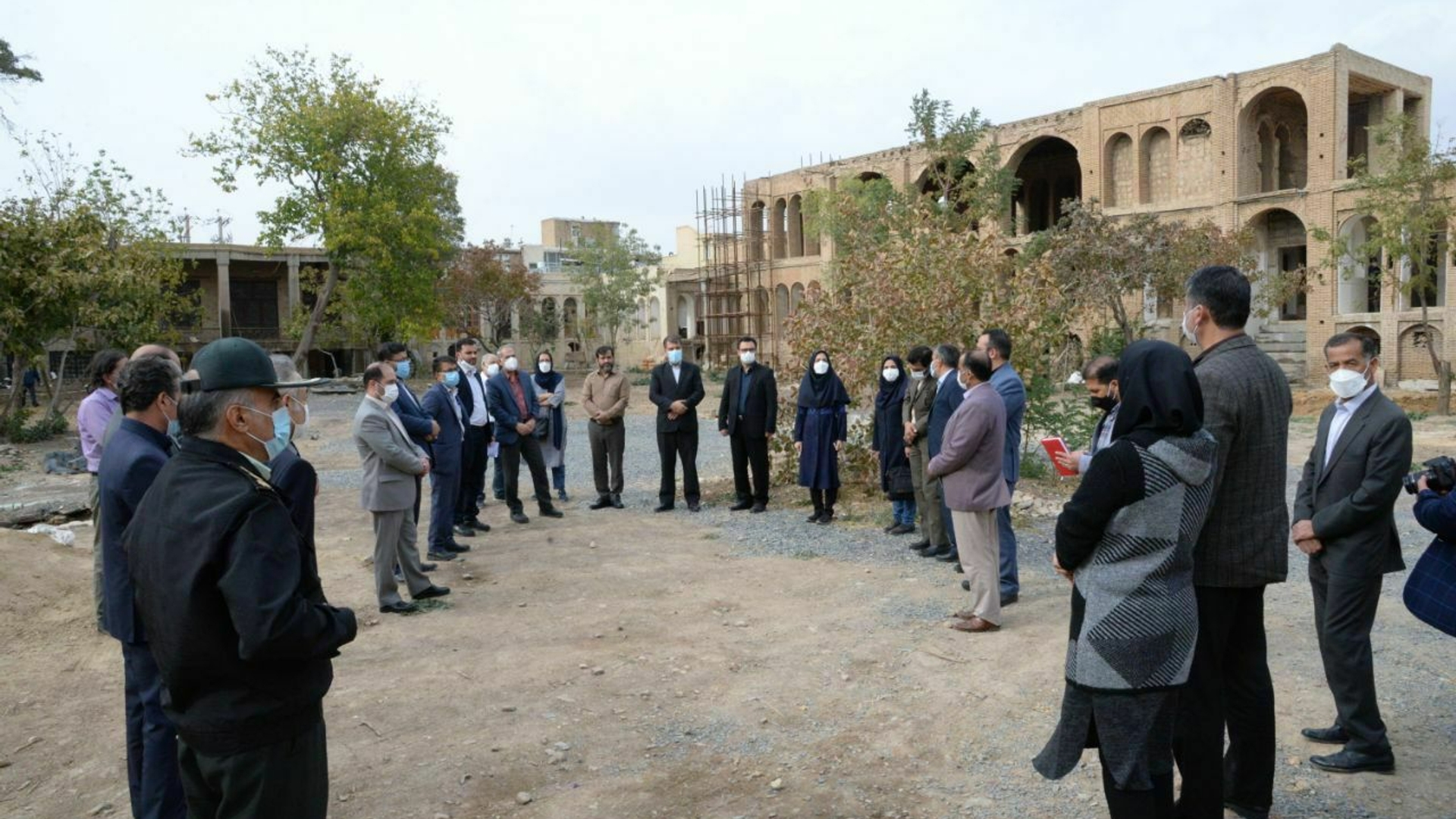 بازدید معاون امور عمرانی فرماندار اراک واعضای کمیسیون اقتصادی،گردشگری شورای اسلامی شهر اراک از خانه تاریخی محسنی اراکی