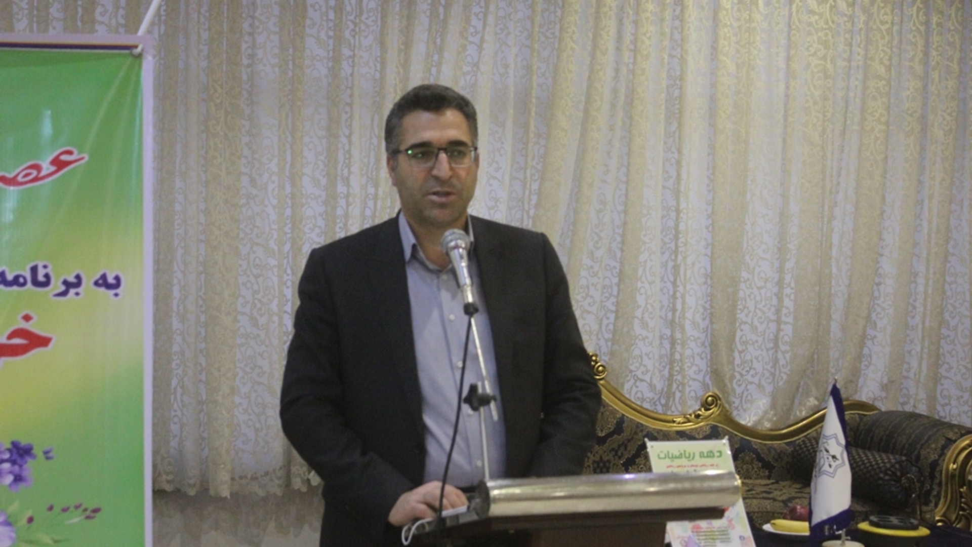 نشست هم اندیشی دبیران ریاضی شهرستان خمین برگزار شد