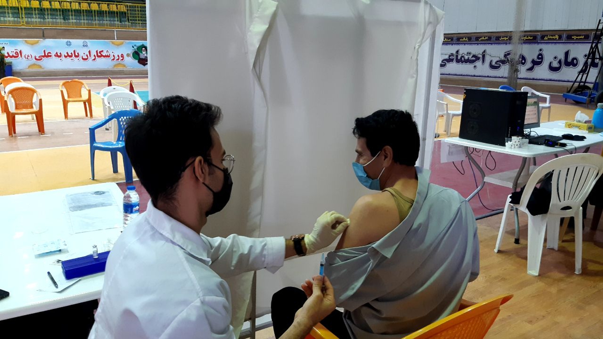 مراکز فعال  واکسیناسیون شیف صبح و عصردر کلانشهر اراک