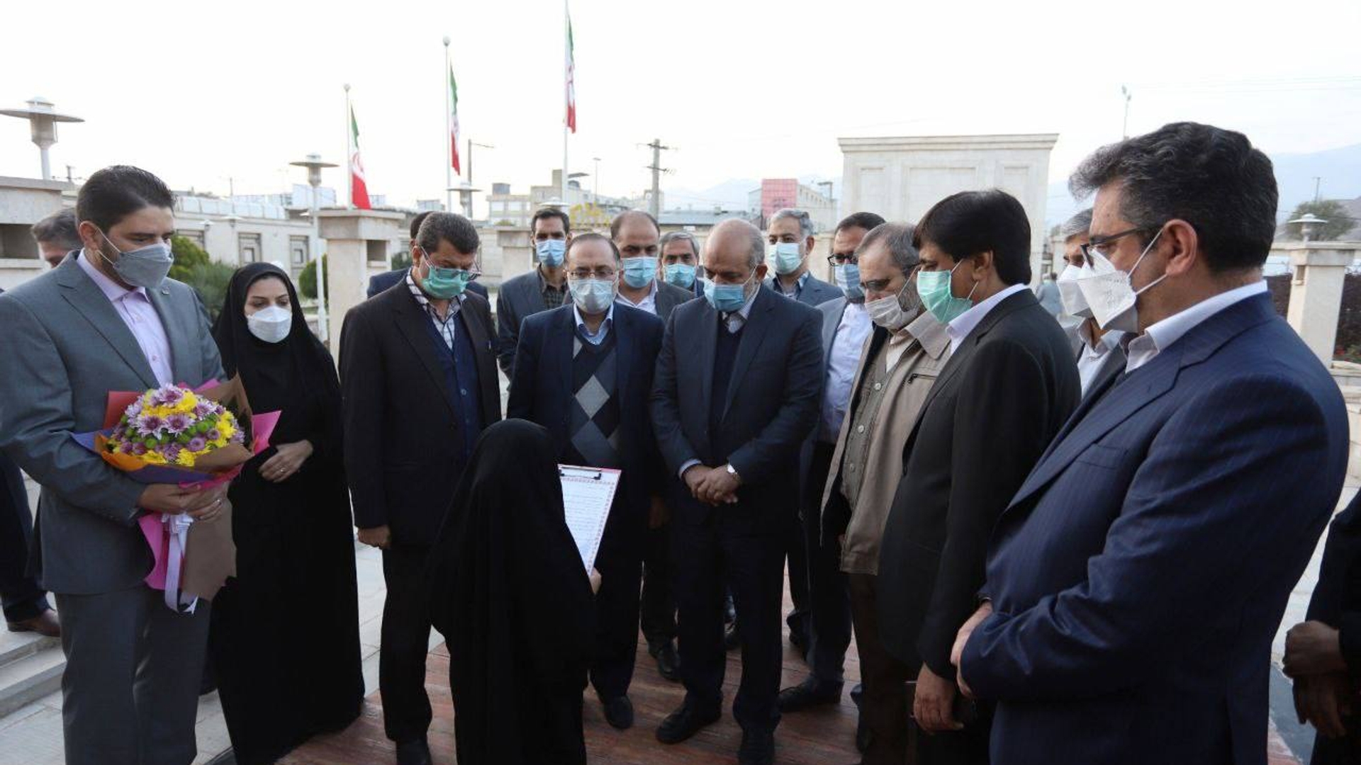 وزير كشور در سفر به استان مركزي در بدو ورود به شهرستان اراك مورد استقبال استاندار و مسئولين استان قرار گرفت.