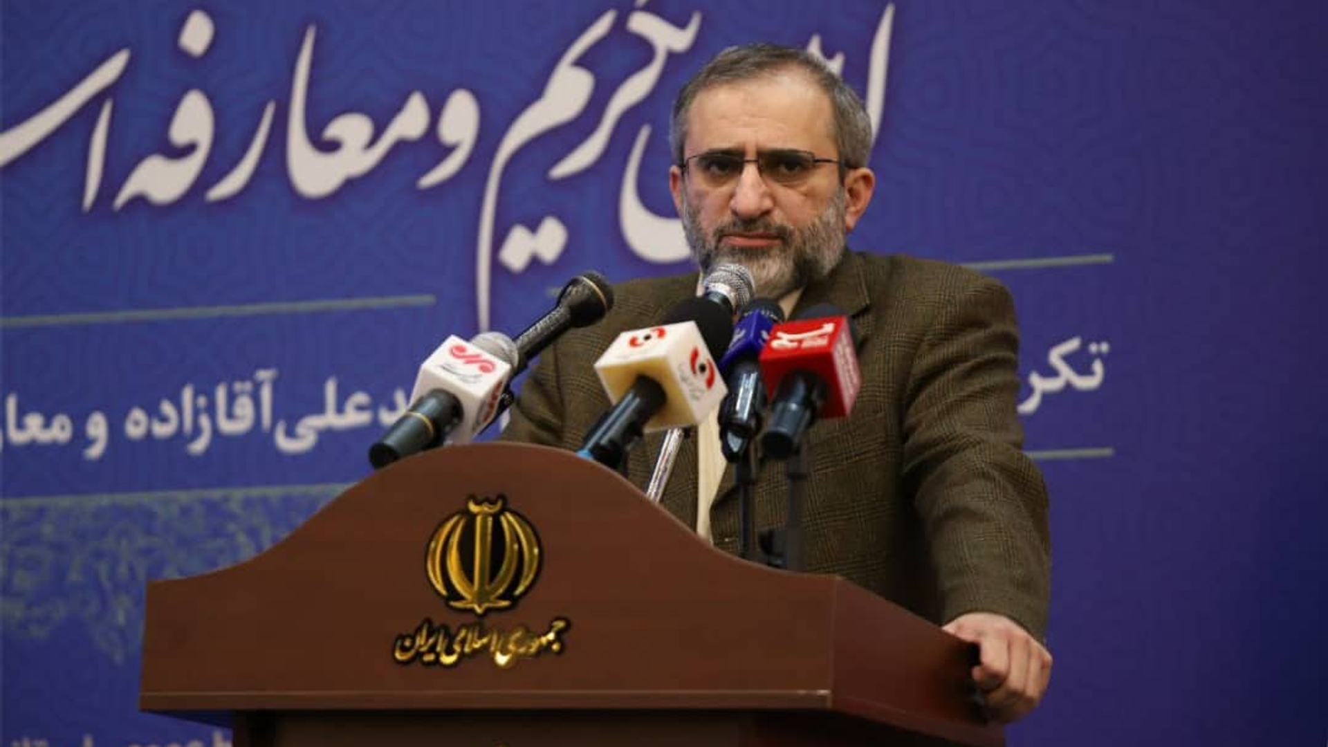 اجرای سند راهبردی حکمرانی استان مرکزی در افق گام دوم انقلاب یک تکلیف است