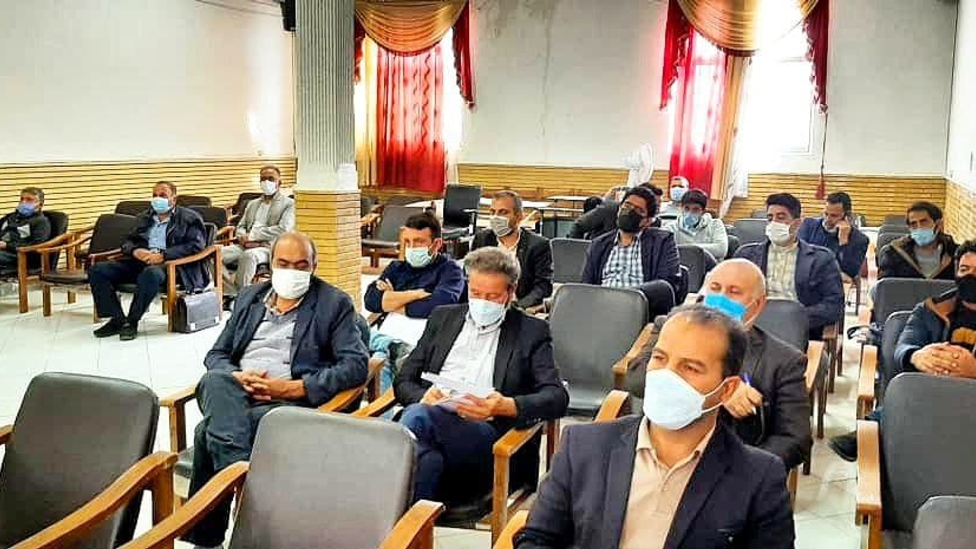 🔹کارگاه آموزشی مدیریت بحران ویژه دهیاران بخش مرکزی و زاویه شهرستان زرندیه با حضور مهندس سلیمانی فرماندار شهرستان زرندیه ، مهندس غیاثی مدیرکل مدیریت بحران استانداری  مرکزی