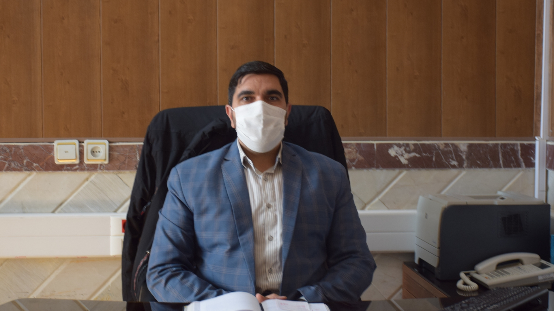 نشست علیرضا ملک جانی معاون سیاسی، امنیتی و اجتماعی فرمانداری با رئیس مرکز بهداشت به منظور هماهنگی پوشش بیشتر واکسیناسیون شهروندان شهروندان شهرستان محلات