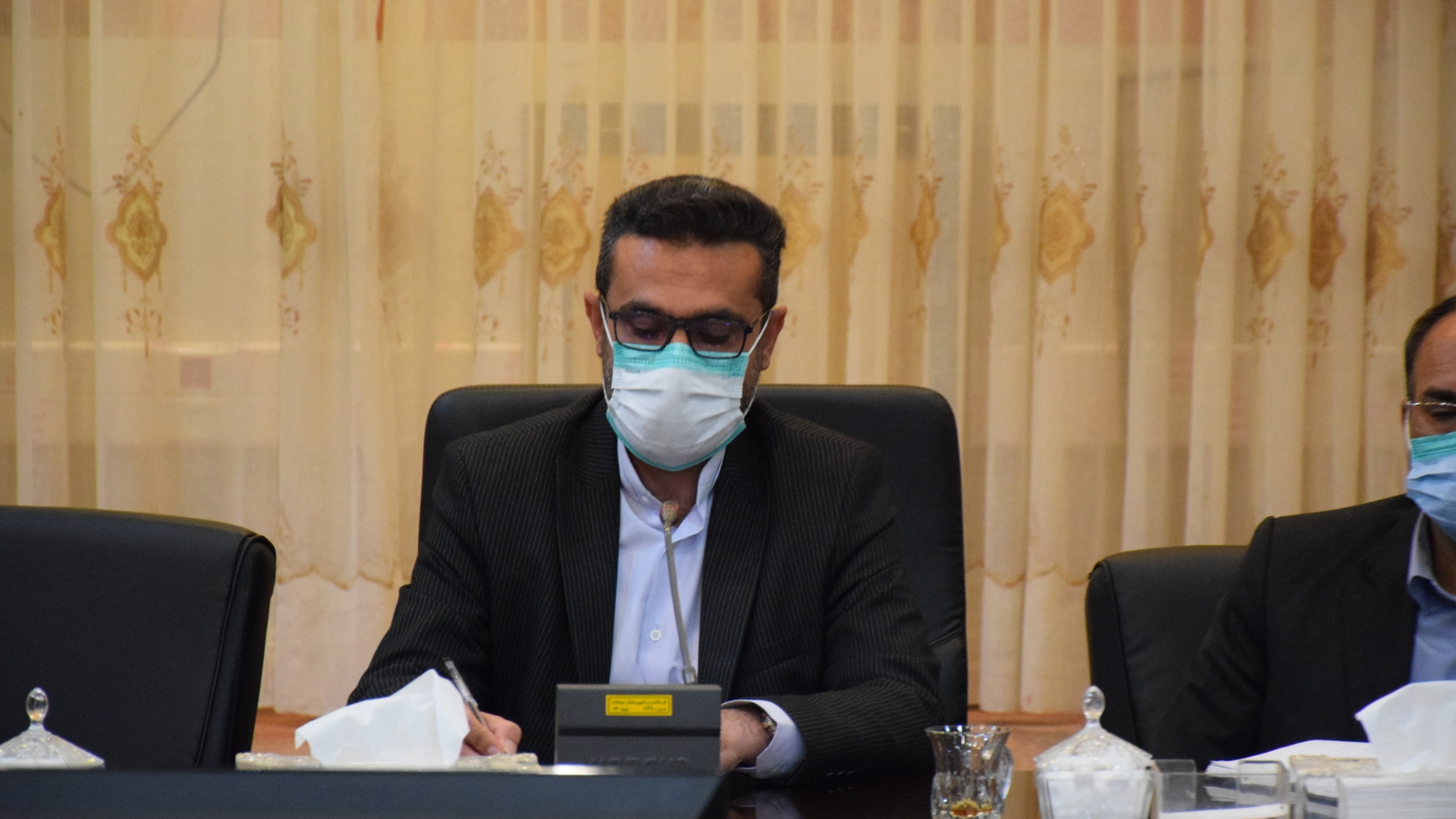 جلسه کارگروه گندم، آرد و نان شهرستان محلات به ریاست ناظری فرماندار و با حضور دیگر اعضا برگزار گردید.