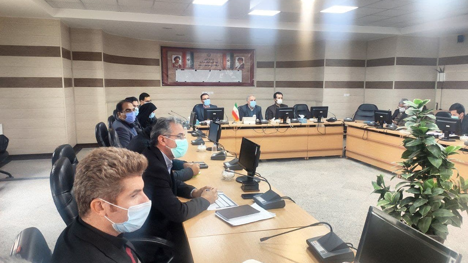 جلسه کارگروه مدیریت پسماند شهرستان به ریاست مهندس سلیمانی فرماندار شهرستان زرندیه  و با حضور جناب آقای پاکپور مدیر کل امور روستایی و شوراها استانداری مرکزی ، مهندس عظیمی بخشدار خرقان ، جناب آقای توکلی نیا سرپرست بخشداری زاویه