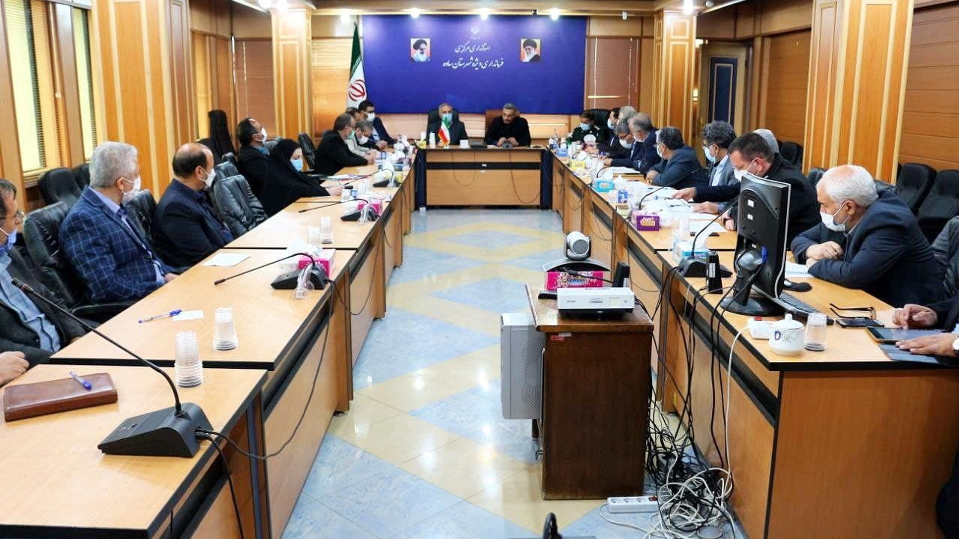 جلسه مشترک ستاد تنظیم بازار شهرستان های زرندیه و ساوه با حضور مهندس سلیمانی فرماندار شهرستان زرندیه و مهندس میرزایی  فرماندار شهرستان ساوه