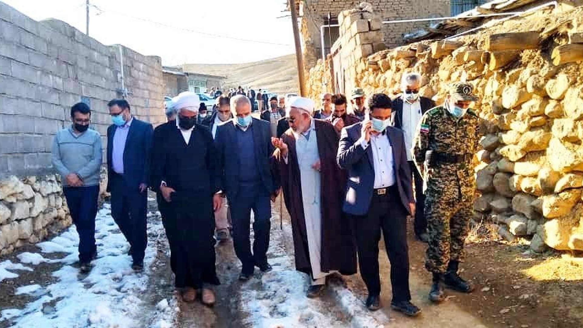 بازدید از معابر و پروژه های عمرانی در دست اقدام روستای ازبیزان بخش خرقان با حضور  حجت الاسلام والمسلمین روحانی نژاد نماینده مقام معظم رهبری در بنیاد مسکن انقلاب اسلامی کشور ، مهندس سلیمانی فرماندار شهرستان زرندیه