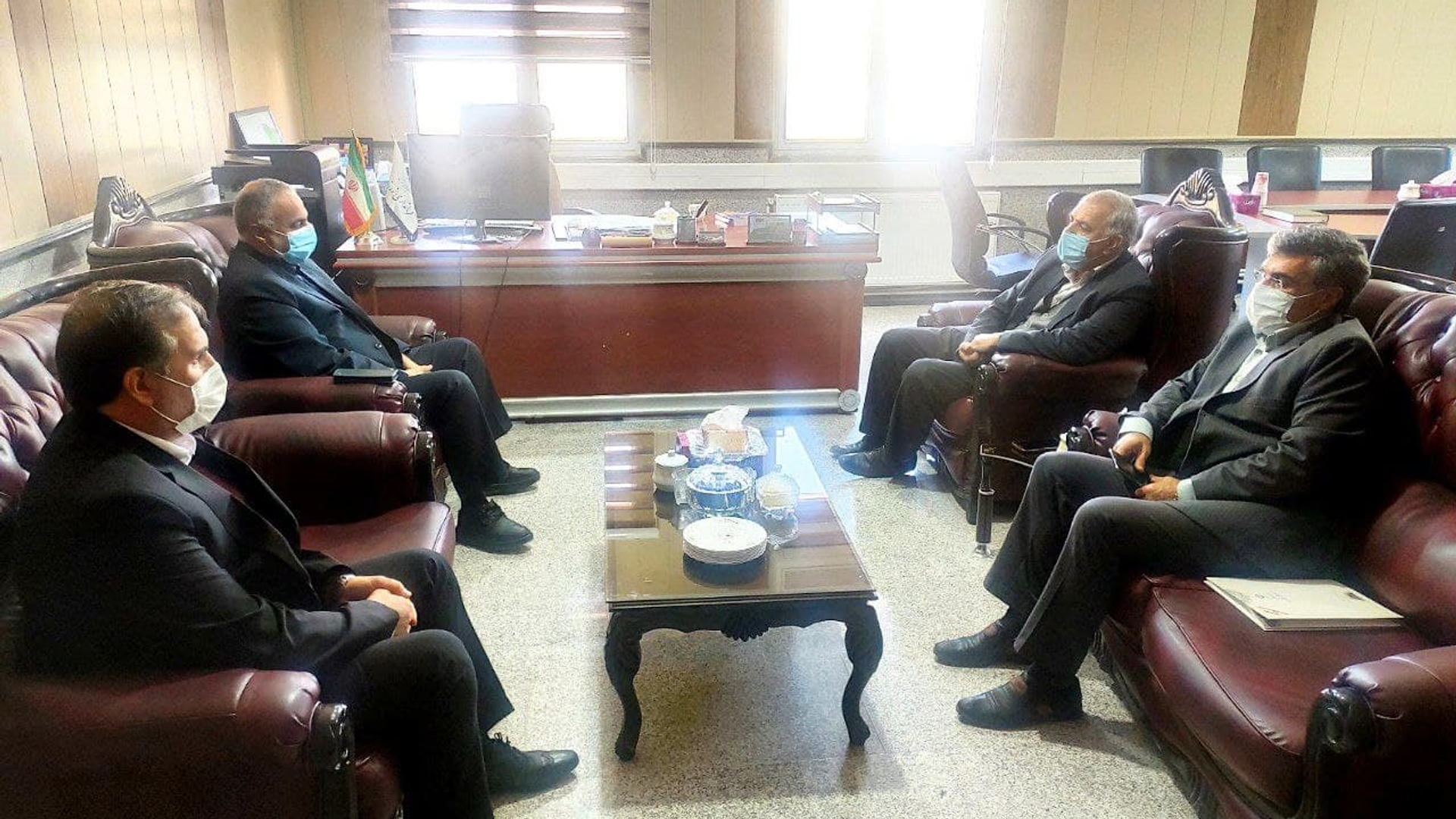 نشست مهندس سلیمانی فرماندار شهرستان زرندیه با مهندس حیدری مدیر کل دفتر امور شهری و شوراها استانداری مرکزی در دفتر فرماندار .