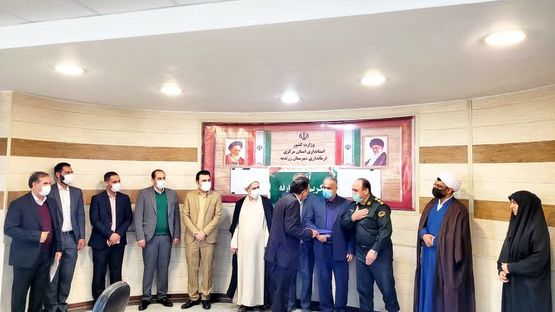 جلسه معارفه جناب آقای نکو بعنوان شهردار جدید شهر پرندک با حضور مهندس سلیمانی فرماندار شهرستان زرندیه ، مهندس حیدری مدیر کل دفتر امور شهری و شوراها استانداری مرکزی