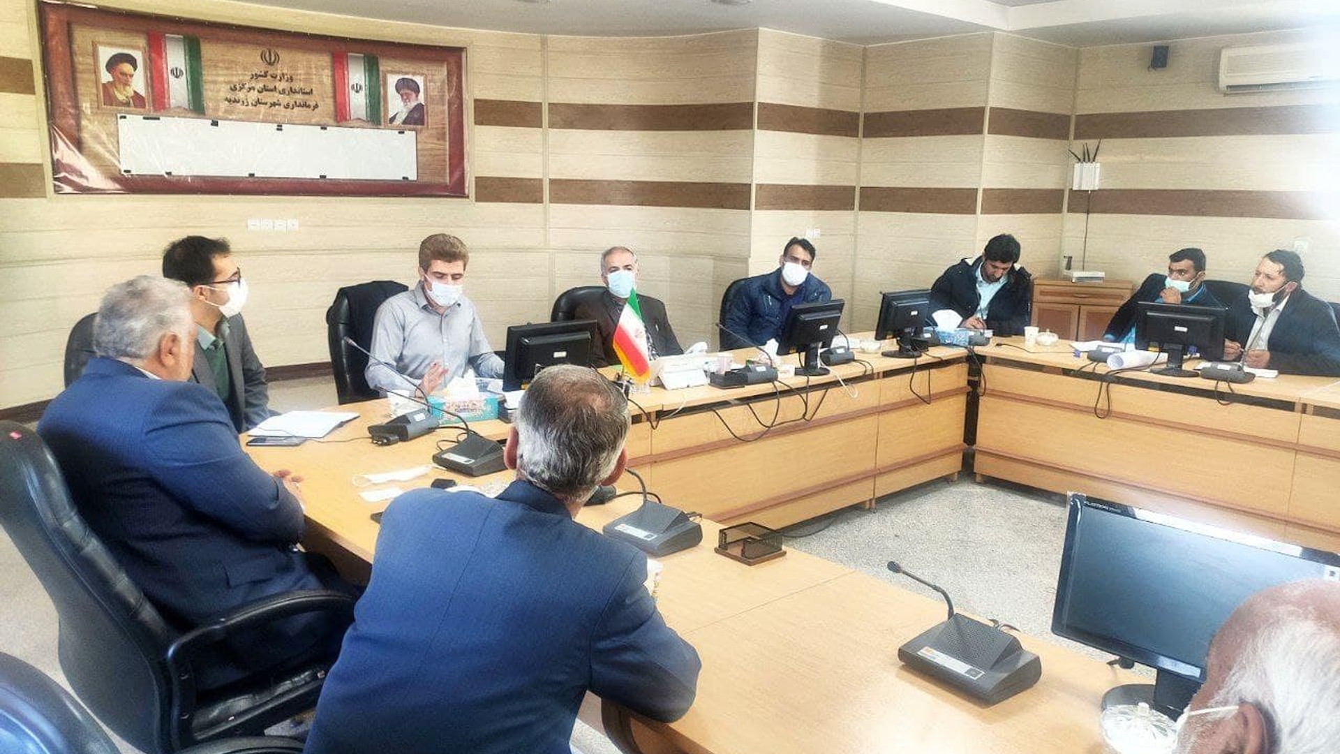 جلسه بررسی و پیگیری مشکلات روستای رحمت آباد بخش زاویه به ریاست مهندس سلیمانی فرماندار شهرستان زرندیه