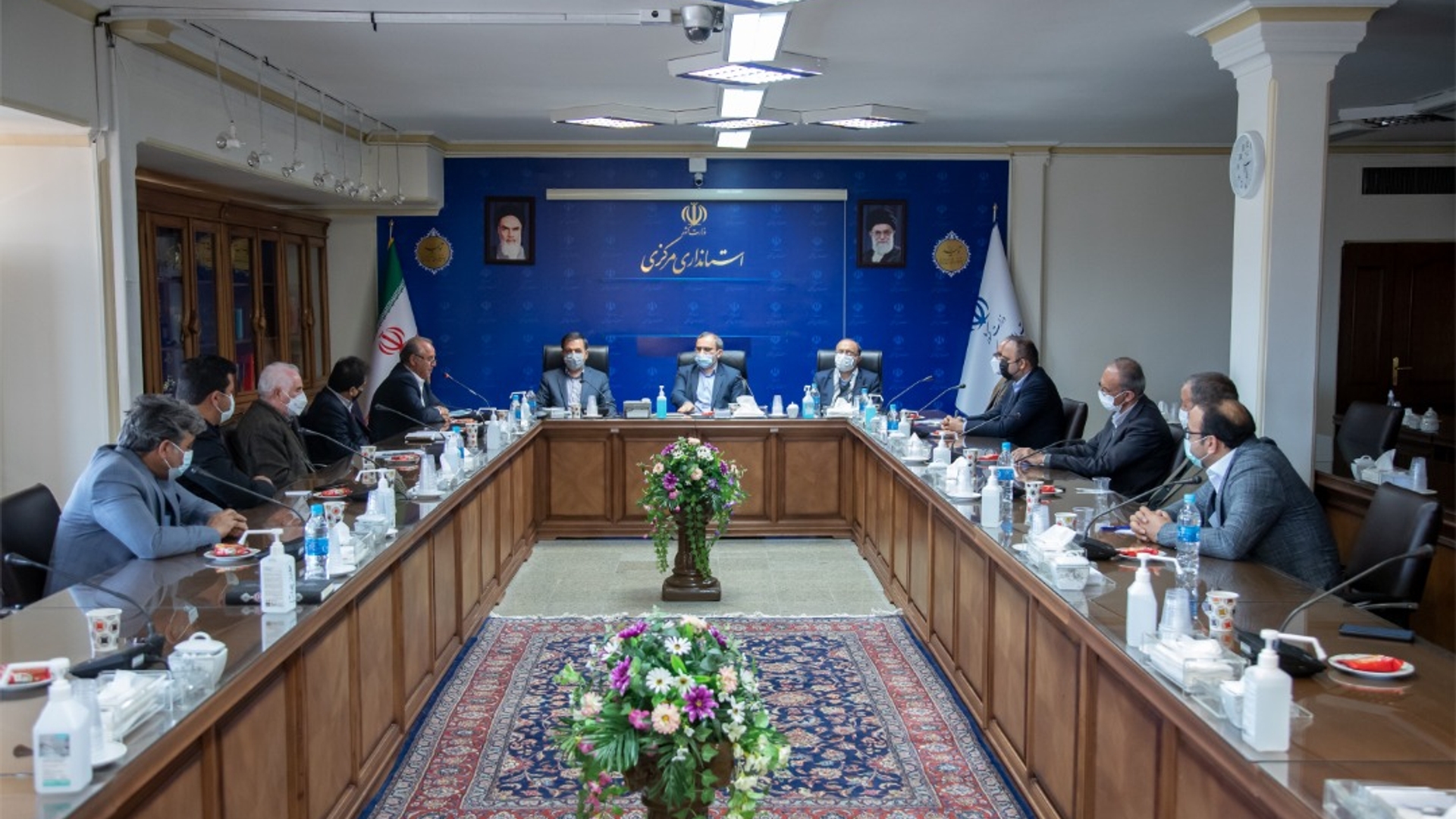 دیدار اعضا و هیئت نمایندگی اتاق بازرگانی، صنایع، معادن و کشاورزی اراک با استاندار مرکزی