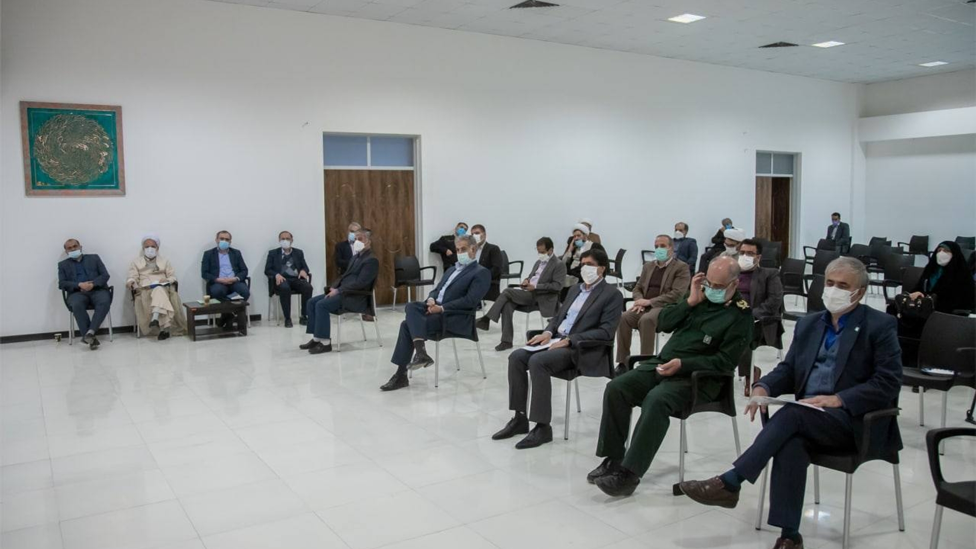 📌نشست شوراي فرهنگ عمومي استان مركزي با حضور نماينده ولي فقيه در استان و امام جمعه اراك،استاندار ، معاون سياسي،امنيتي و اجتماعي استاندار،دادستان مركز استان،فرمانده سپاه روح اله،مديران و مسئولين مربوطه برگزار شد.