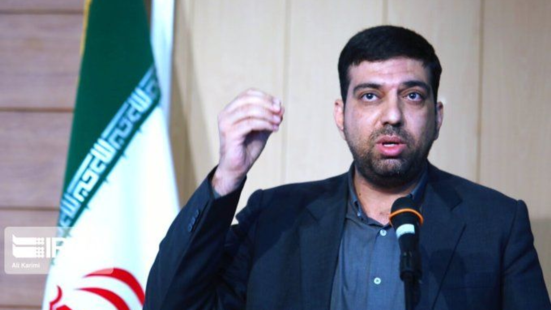 گزارش تسنیم از مراسم تودیع و معارفه فرماندار شهرستان اراک