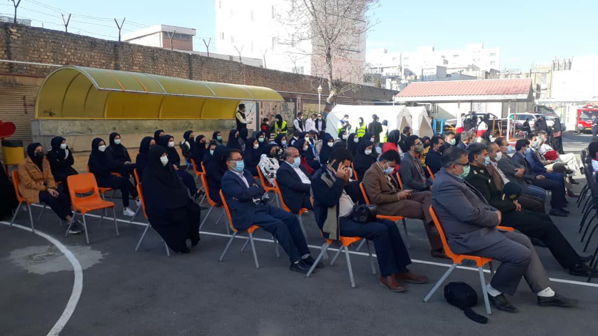 همزمان با سراسر کشور برگزاری مانور زلزله در مدارس شهرستان اراک باحضور معاون امور عمرانی فرماندار اراک