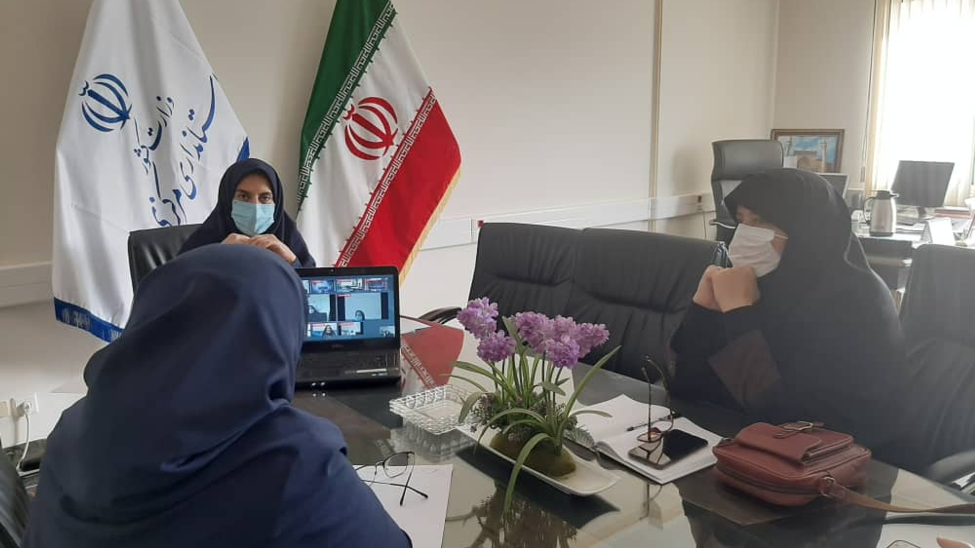 نشست مدیر کل دفتر امور زنان و خانواده با نمایندگان بانوان دانشگاه های استان