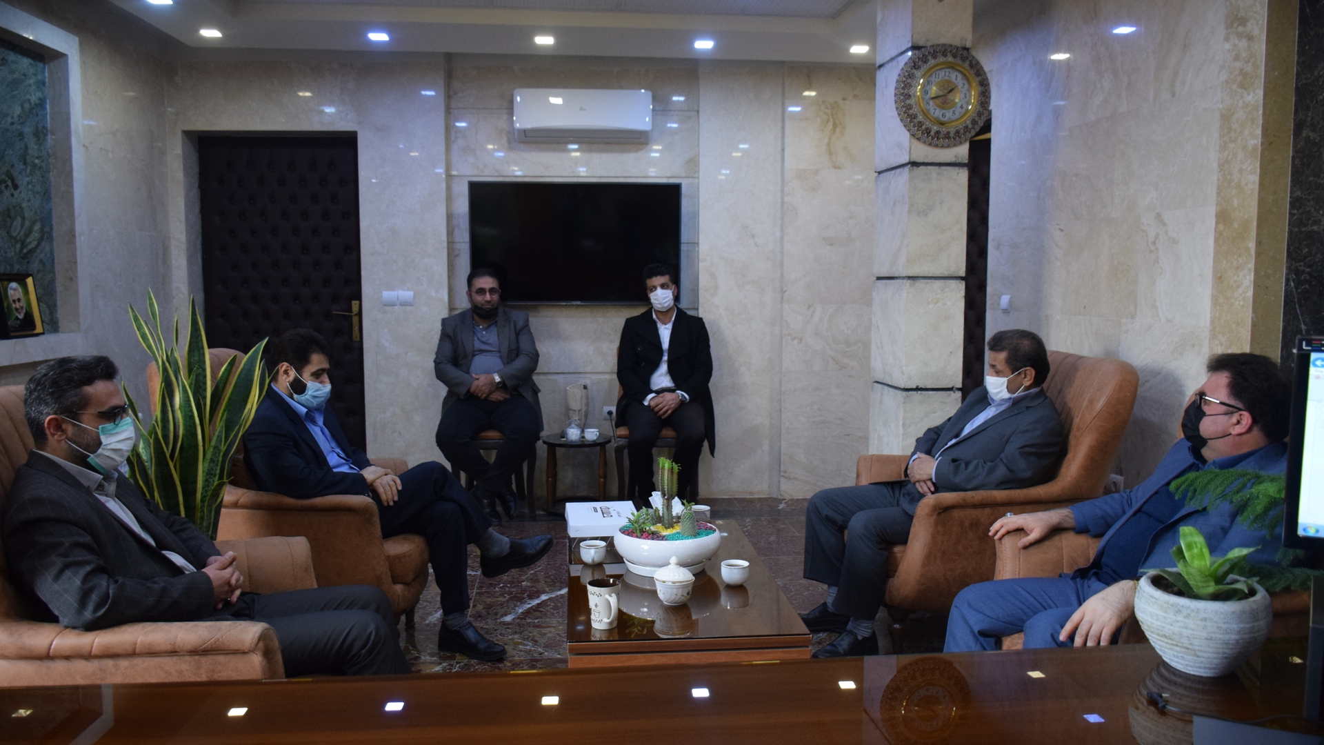 دیدار قطبی مدیرکل شرکت سهامی بیمه ایران استان مرکزی با ناظری فرماندار شهرستان محلات