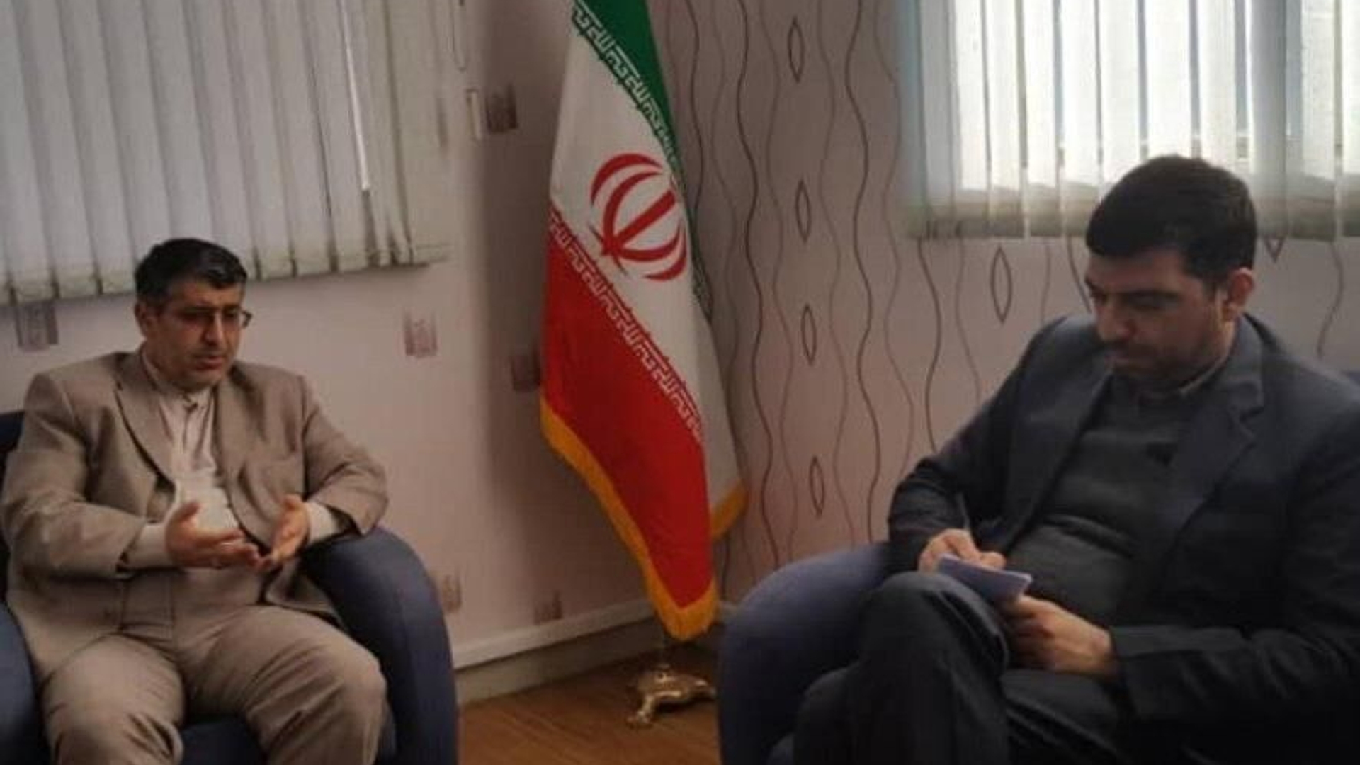 دیدار و گفتگو سرپرست فرمانداری شهرستان اراک با دکتر کریمی نماینده مردم شهرستان های اراک خنداب و کمیجان در مجلس شورای اسلامی