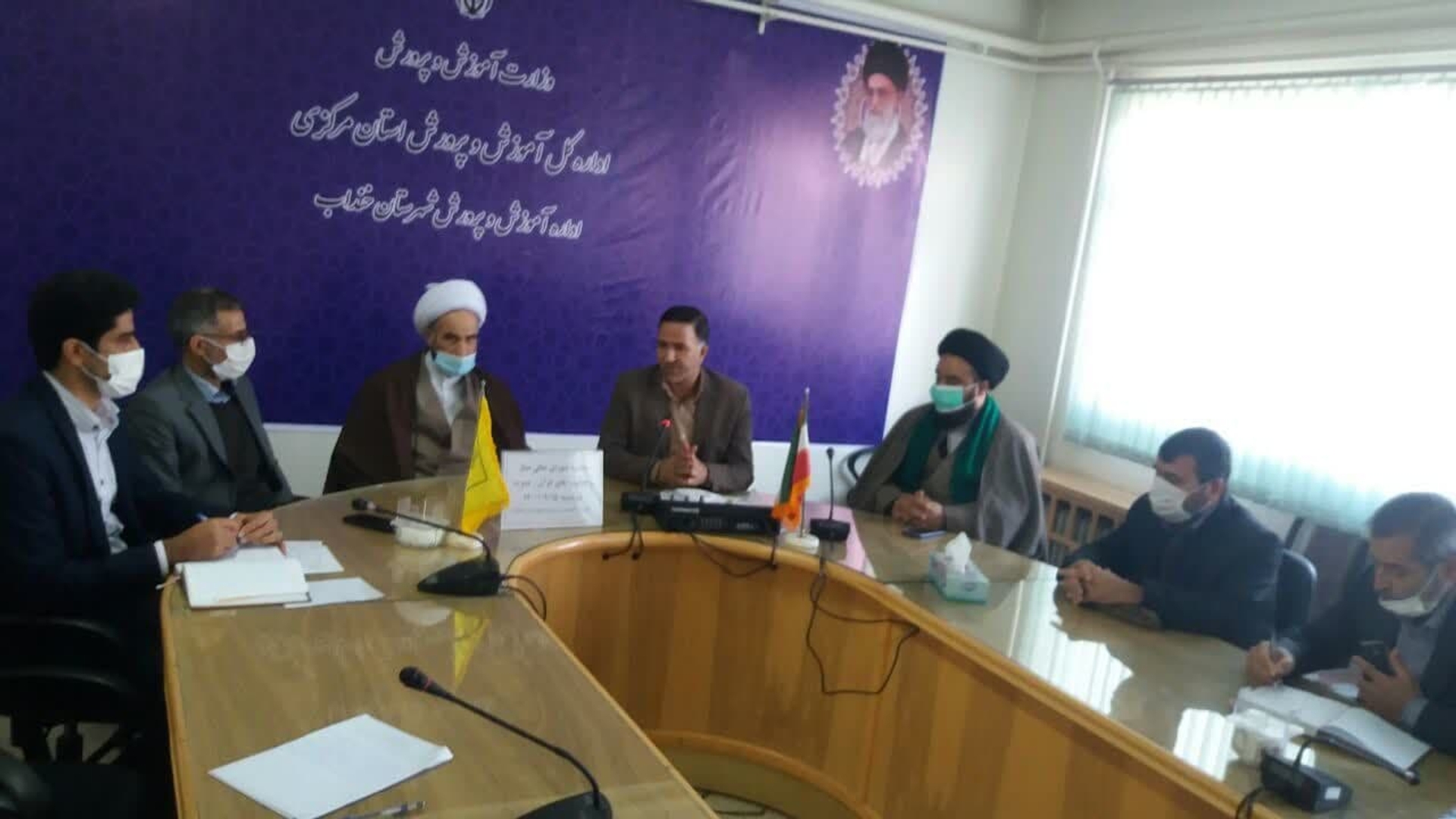 🔹️🔹️جلسه هماهنگی شورای عالی نماز وگرامیداشت هفته قرآن و عترت ونماز شهرستان خنداب به ریاست کوهی رئیس آموزش و پرورش خنداب،صفاهانی امام جمعه خنداب،احمدی معاون سیاسی امنیتی و اجتماعی فرمانداری ودبیر ستاد اقامه نماز شهرستان و سایر اعضا در سالن جلسات اداره آموزش و پرورش خنداب برگزار شد.