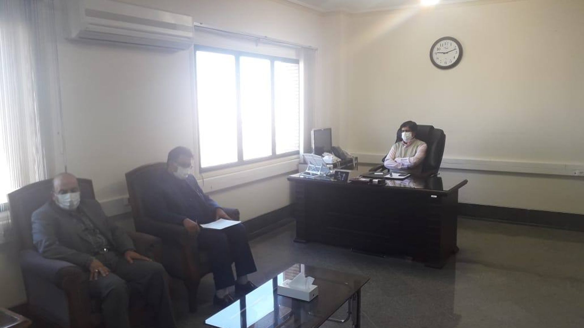 📌در نشستی با حضور معاون سیاسی،امنیتی و اجتماعی استاندار مرکزی،رئیس دانشگاه علوم پزشکی و مسئولین مربوطه موضوع کمبود و گرانی برخی داروها در استان بررسی و پیگیری شد.