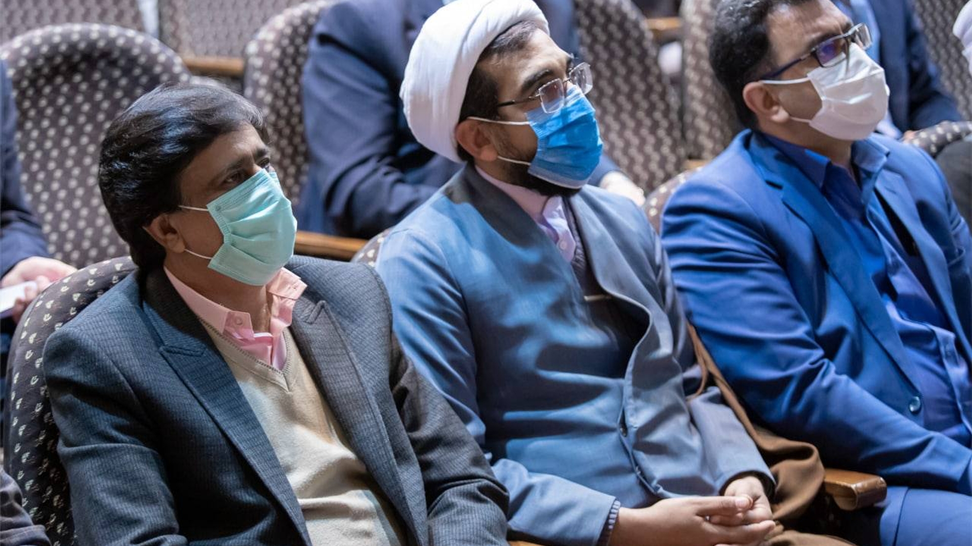 به مناسبت روز دانشجو جلسه 
مطالبه گري دانشجويان استان مركزي با حضور استاندار،معاون سياسي،امنيتي و اجتماعي استاندار،رؤساي دانشگاه ها و مسئولين مربوطه در دانشگاه اراك برگزار شد