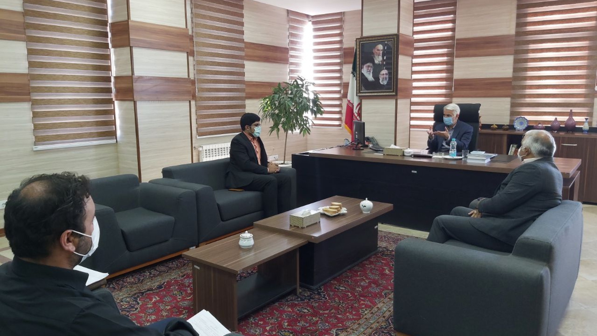 جلسه کمیته انطباق شهری جلسه کمیته انطباق شهری با حضور جهانمیرزایی فرماندار،حسینی رییس دادگستری شهرستان و سایر اعضا برگزار گردید.