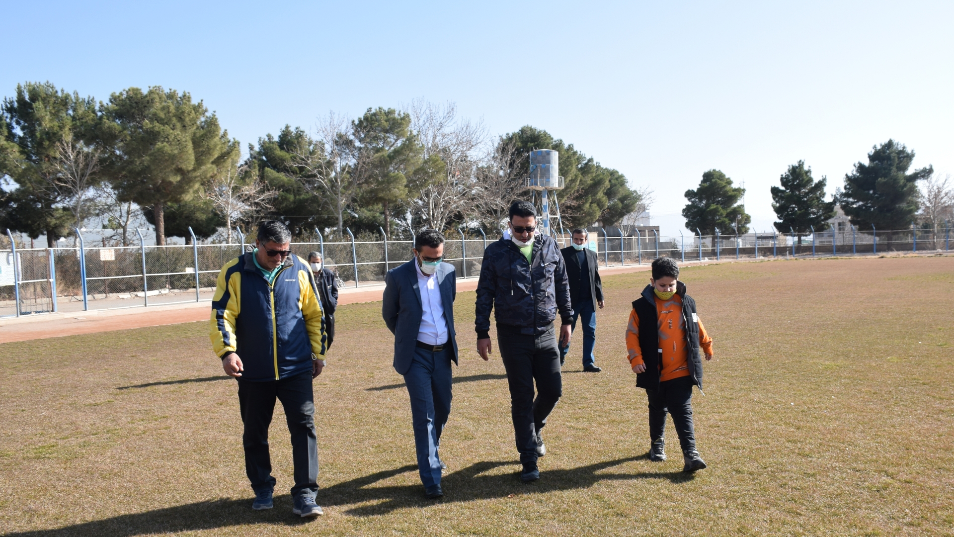 بازدید ناظری فرماندار شهرستان محلات از زمین چمن شماره ۱ و ۲ مجموعه ورزشی استادیوم تختی محلات