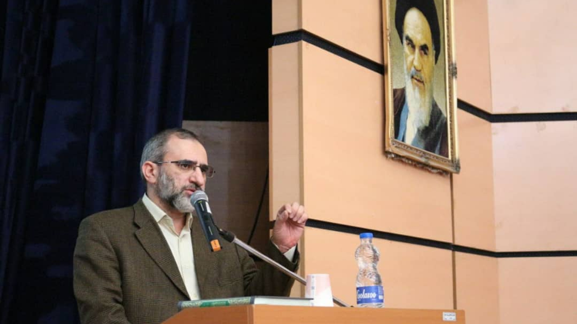 هدف‌گذاری رشد اقتصادی هفت و دو دهم درصدی برای سال آینده در استان مرکزی- نقش ویژه شهرستان ساوه در رشد اقتصادی استان-ادارات شهرستانی تسهیل‌گر امور مردم باشند