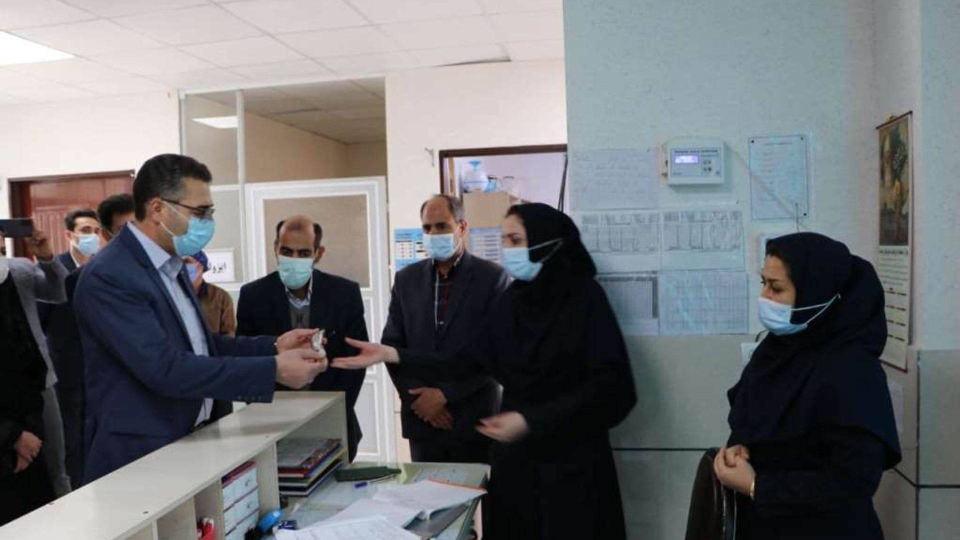 فرماندار از بيمارستان امام خميني (ره) شهرستان خمين بازديد كرد