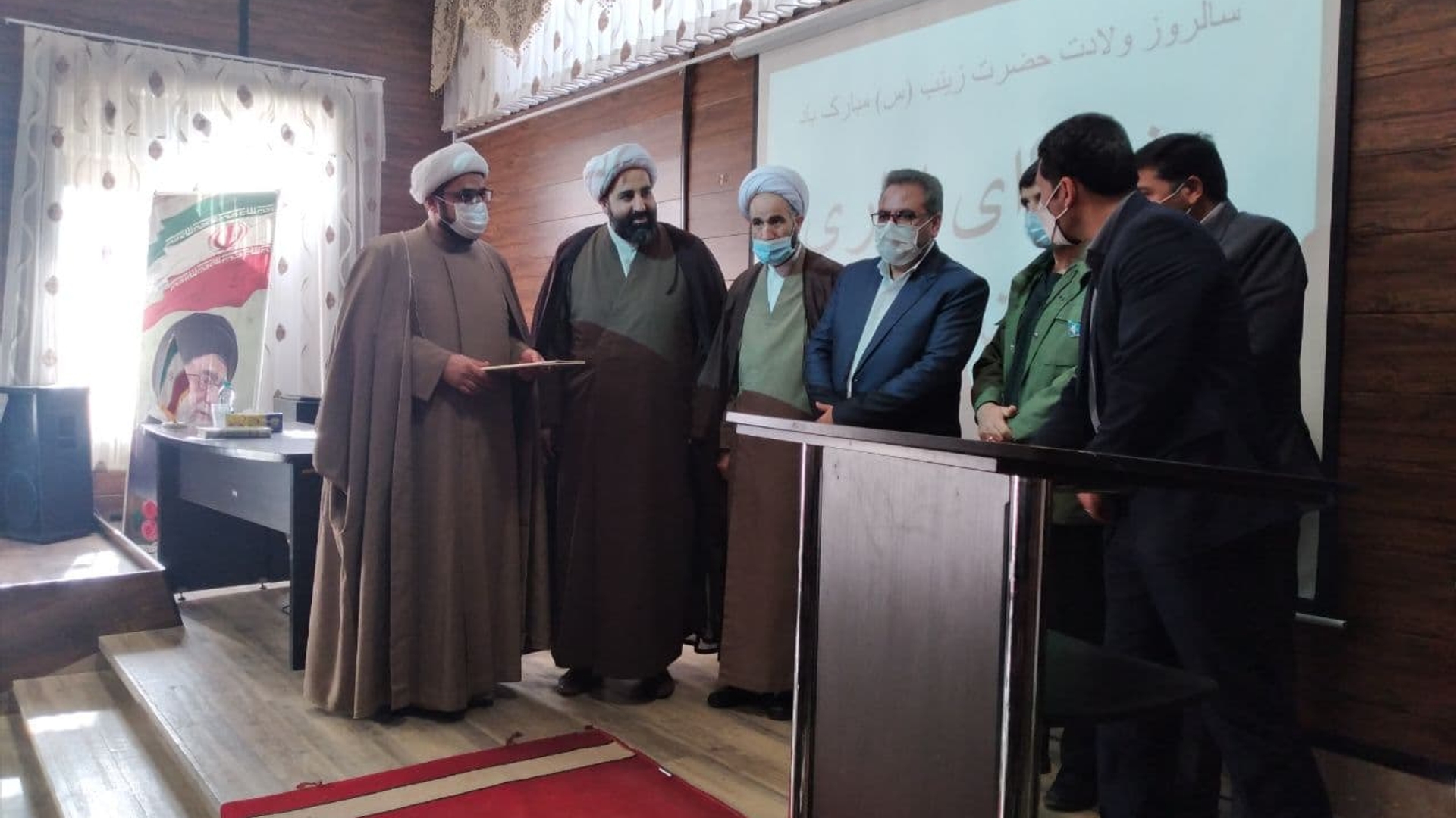 نهمین جلسه شورای اداری شهرستان خنداب به ریاست مهندس خزائی پور فرماندار شهرستان خنداب با موضوع تکریم و معارفه امام جمعه جدید شهر جاورسیان در محل بخشداری قره چای برگزارشد