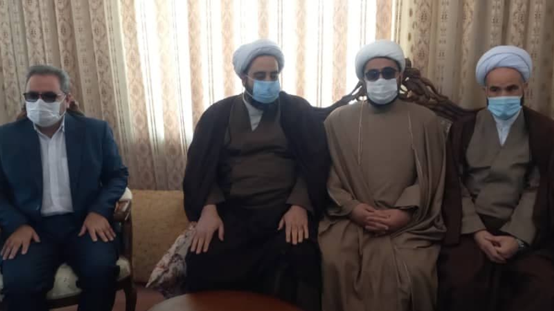 دیدار فرماندار شهرستان خنداب با مادر گرامی شهید والامقام حمیدمتقی زاده در بخش قره چای