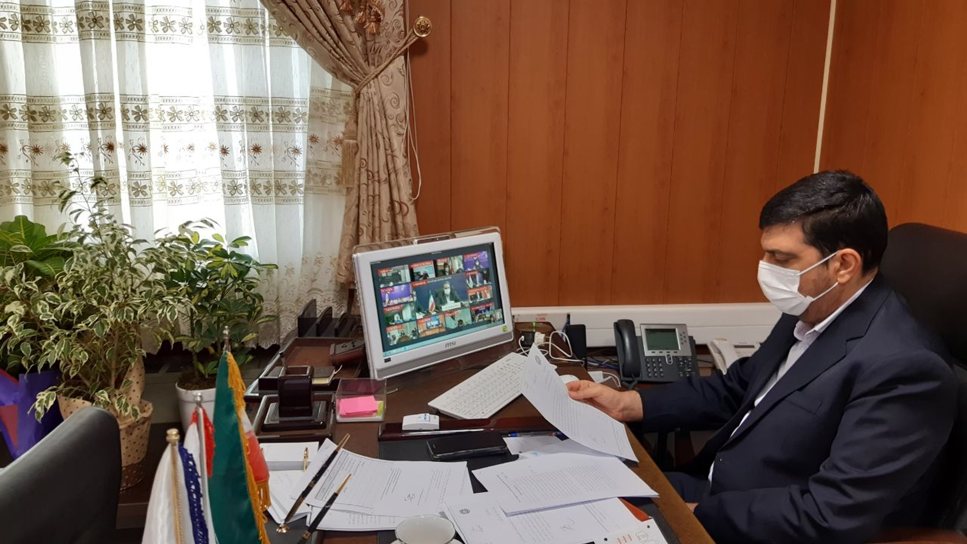 امروز شنبه  ۲۰ آذر ماه ۱۴۰۰   نشست شورای برنامه ریزی و توسعه استان به ریاست دکتر مخلص الائمه استاندار مرکزی و با حضور  فرمانداران و مدیران مربوطه از طریق ارتباط ویدئو کنفرانس برگزار شد