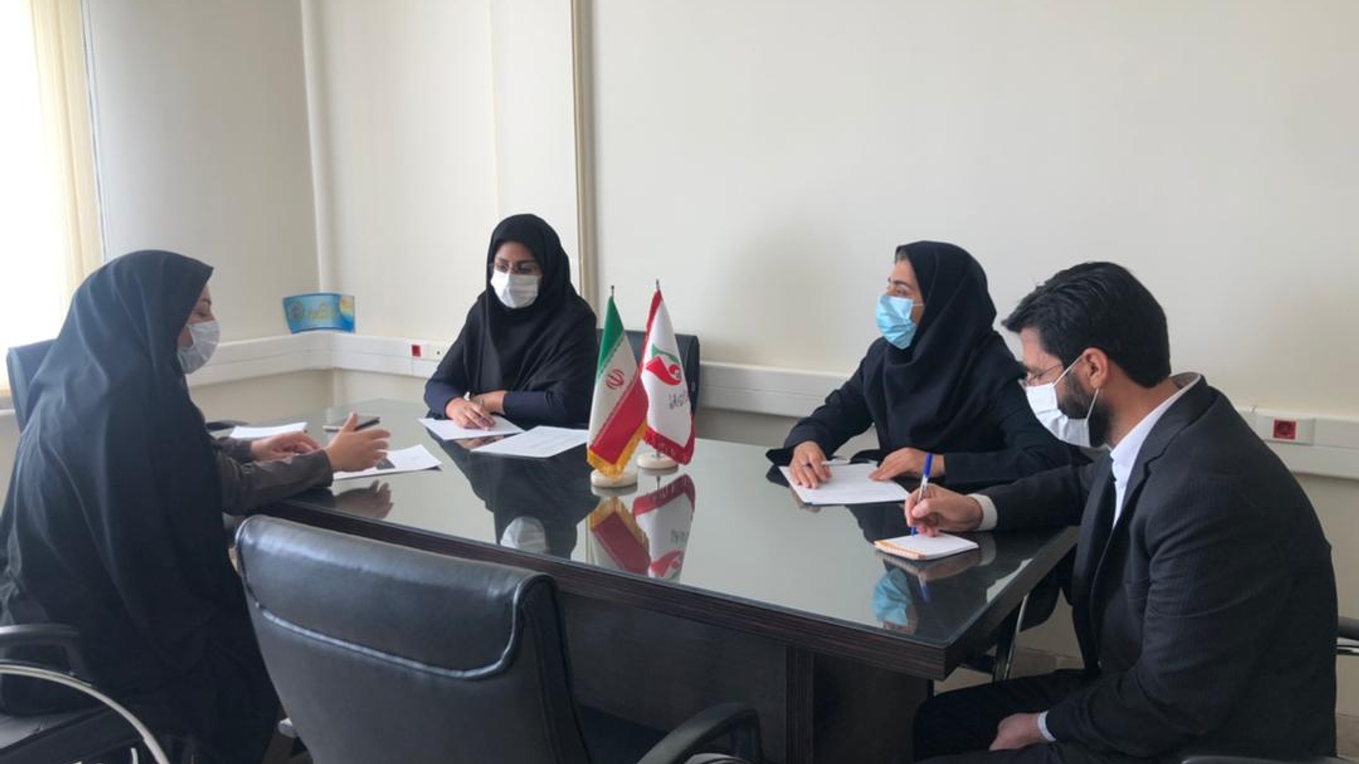 نشست هم اندیشی در راستای برگزاری نمایشگاه دستاوردهای بانوان کارآفرزین استان در دهه فجر