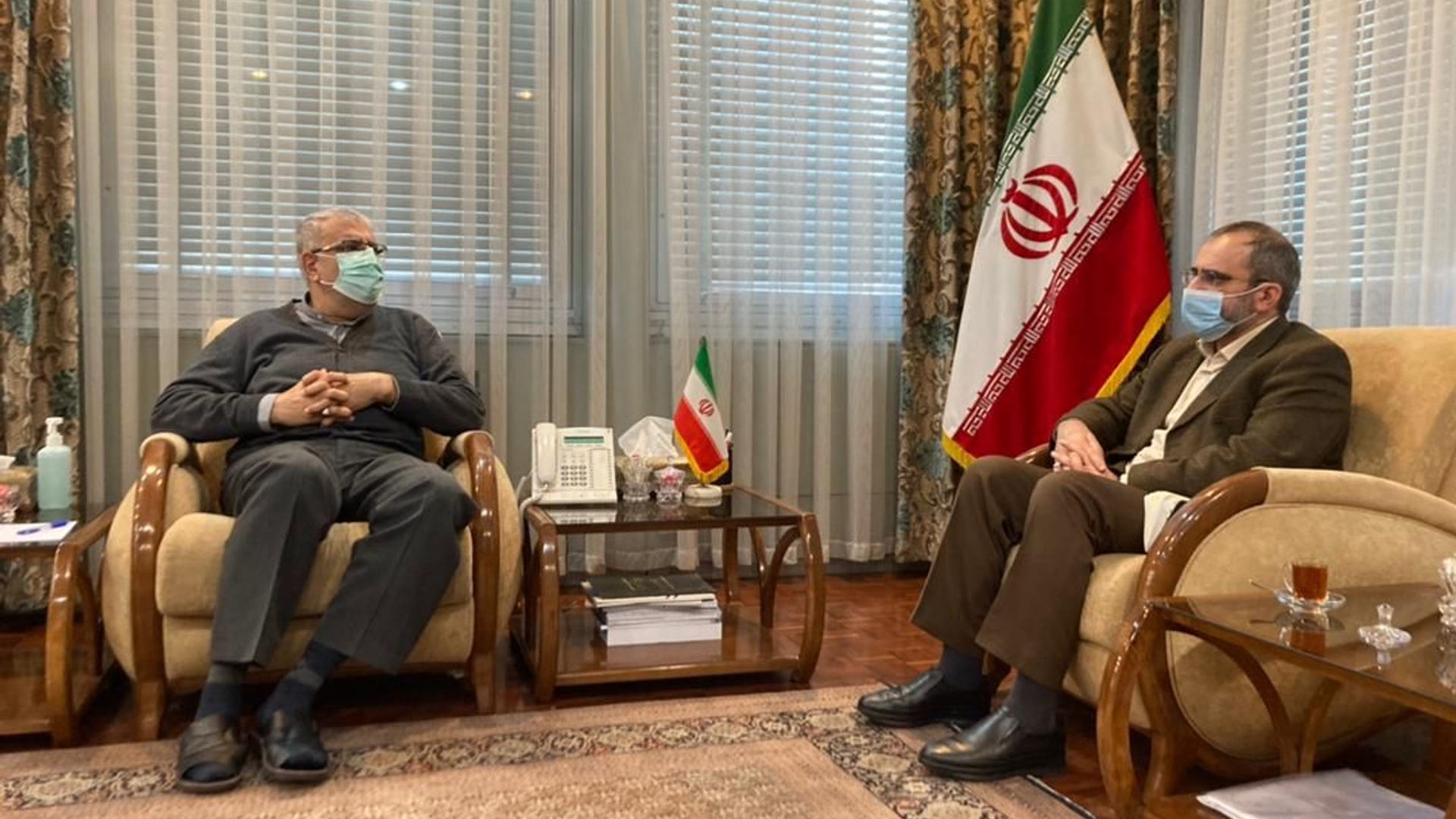 دکتر مخلص الائمه استاندار مرکزی با حضور در وزارت نفت با مهندس جواد اوجی وزیر نفت دیدار و گفتگو نمود.