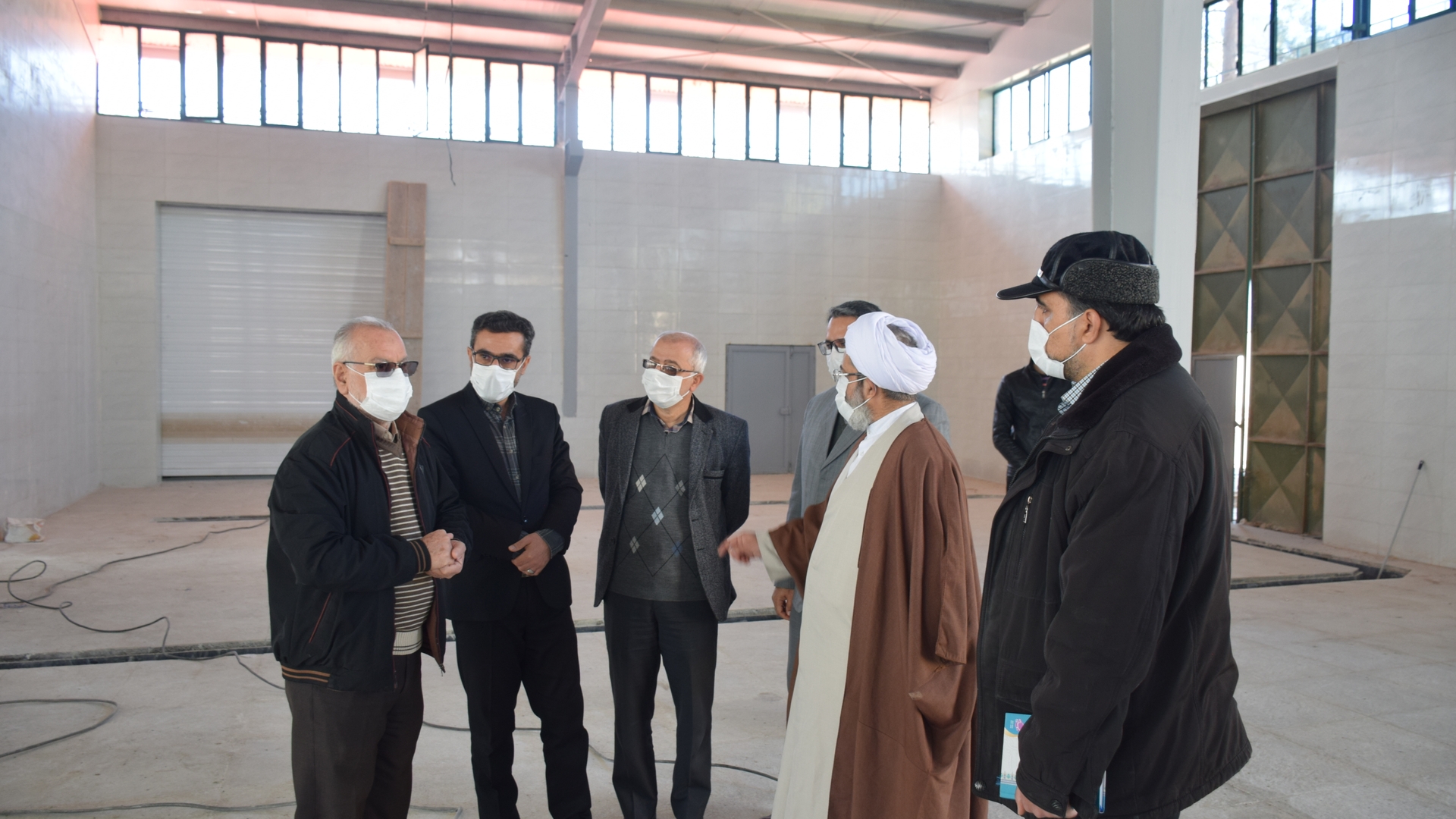 بازدید ناظری فرماندار شهرستان محلات به همراه حجت الاسلام والمسلمین دکتر ربانی امام جمعه شهر محلات از کارخانه عرقیجات، گلاب و اسانس انجمن خیریه غدیر ولایت