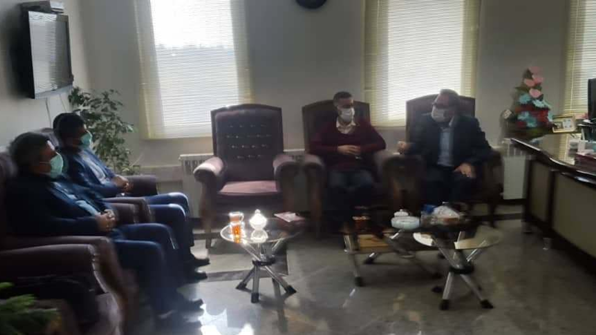 برخی از مسائل ومشکلات حوزه اداری ومالی فرمانداری وبخشدایها بررسی شد