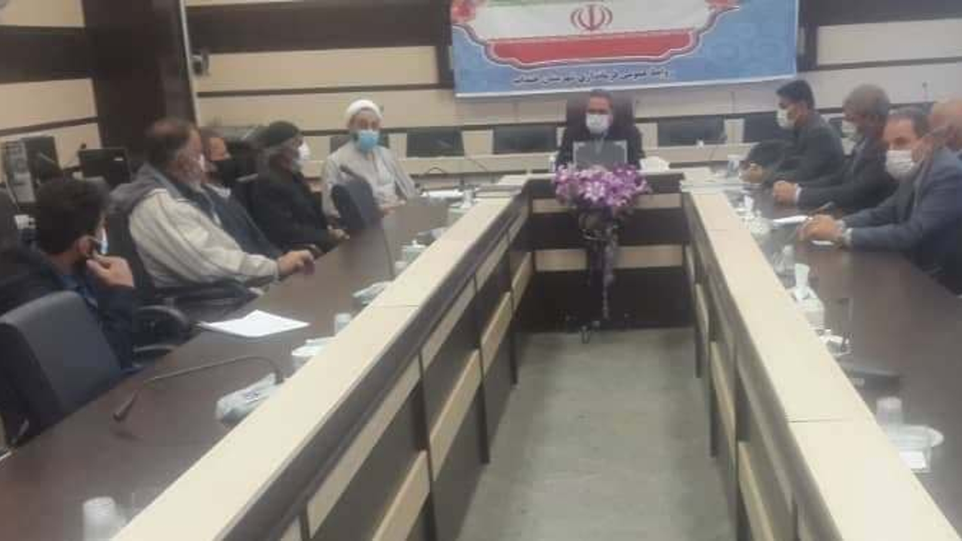 نشست فرماندار شهرستان خنداب با هیات امناء امامزاده محمد مسعود(ع) شهر خنداب