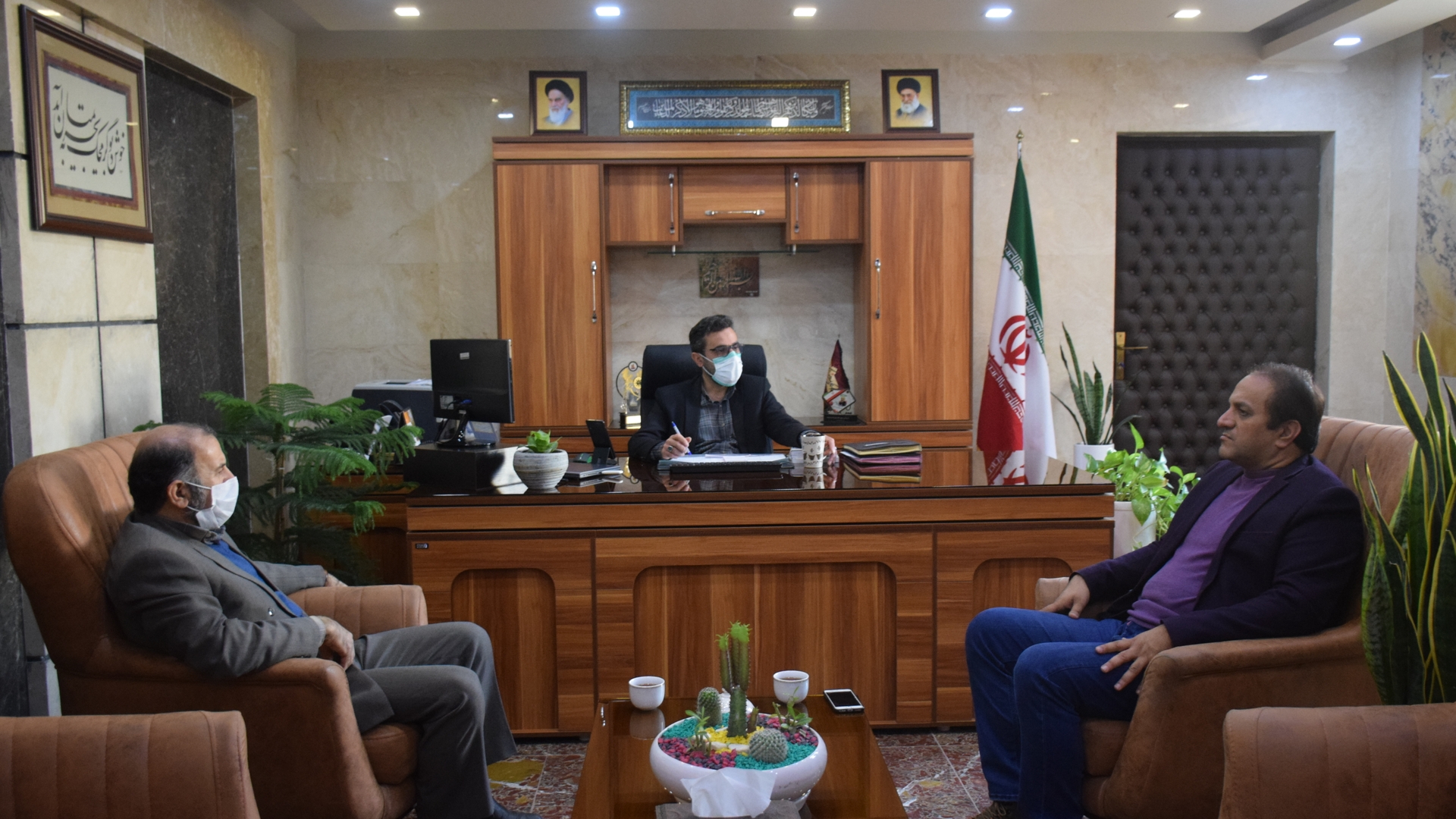 دیدار اعضای موسسه خیریه عطوفت با ناظری فرماندار شهرستان محلات