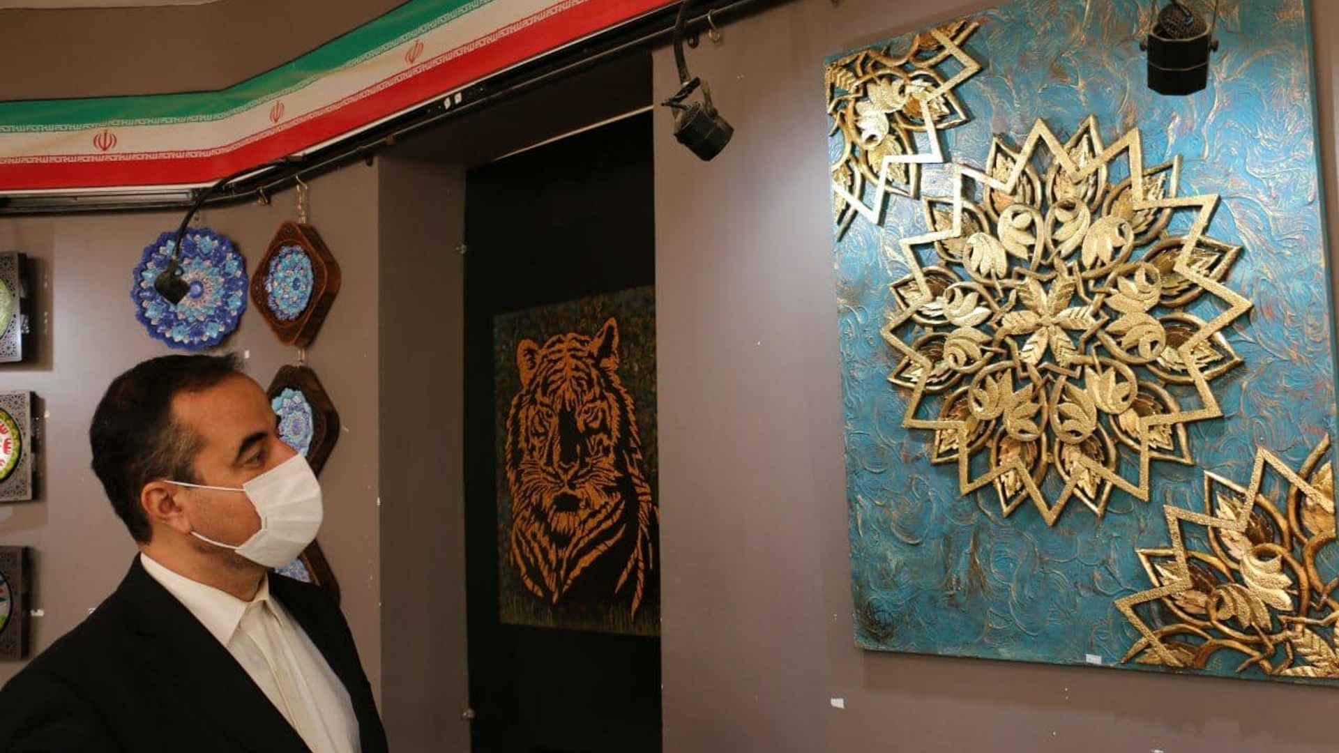 افتتاح نمایشگاه