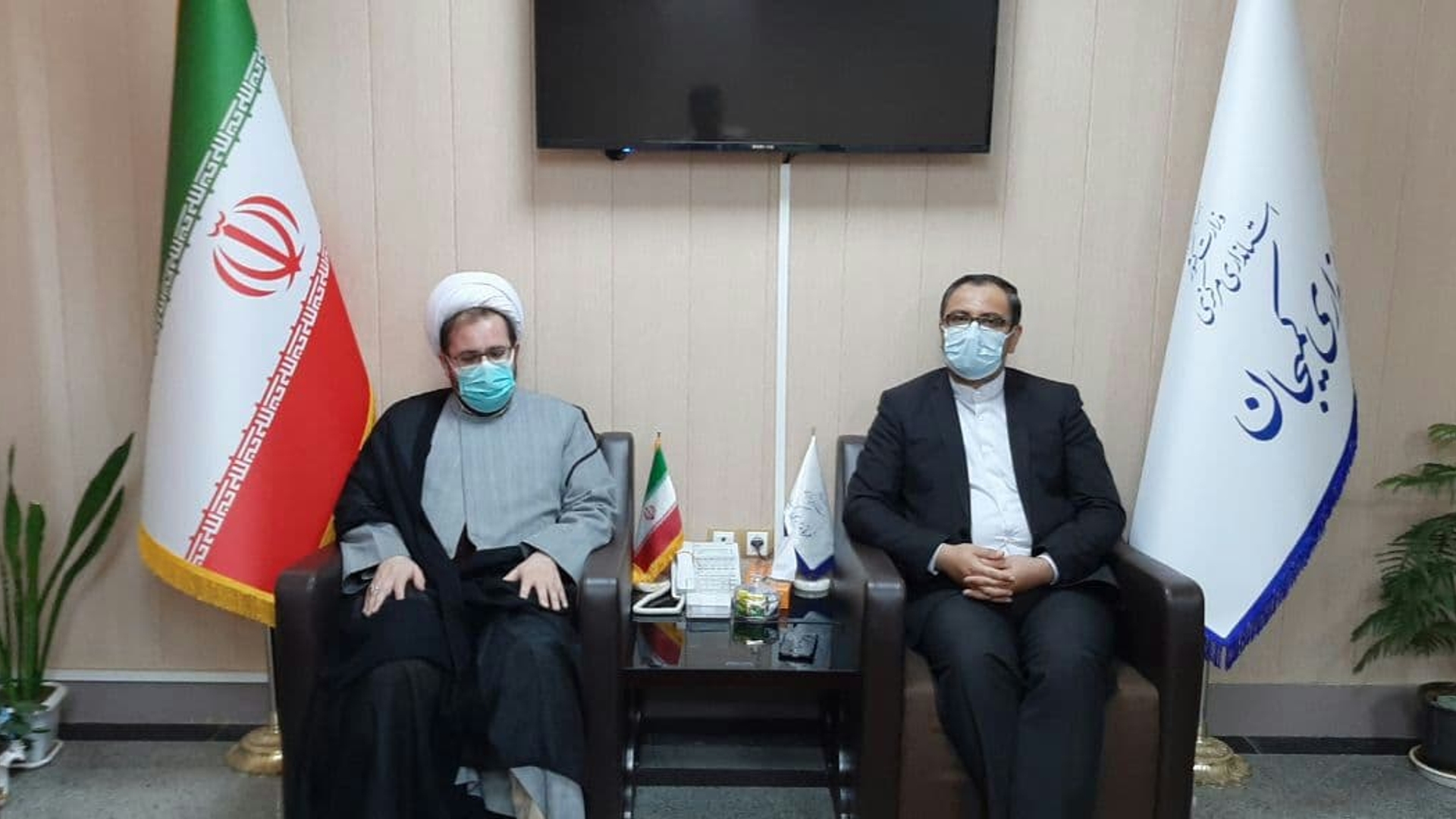 نشست هم اندیشی و بررسی مسائل حوزه های فرهنگی و اجتماعی شهرستان