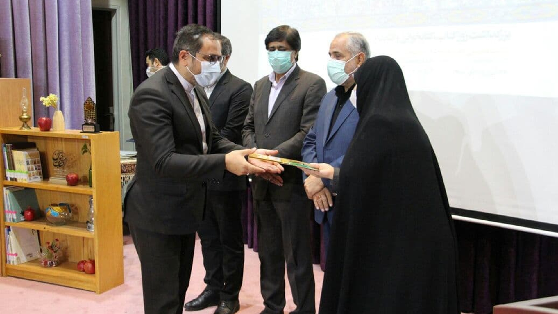 کسب رتبه برتر شهرستان کمیجان در حوزه کتاب و کتابخوانی