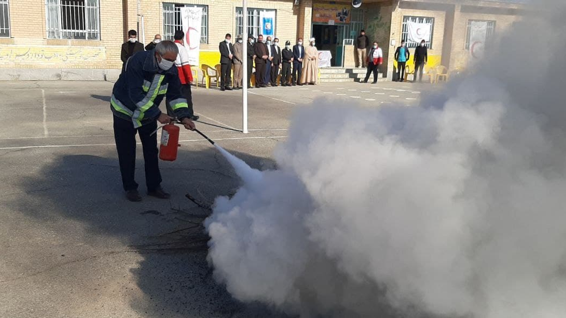 بازدید فرماندار از اجرای مانور مقابله با زلزله در شهرمیلاجرد